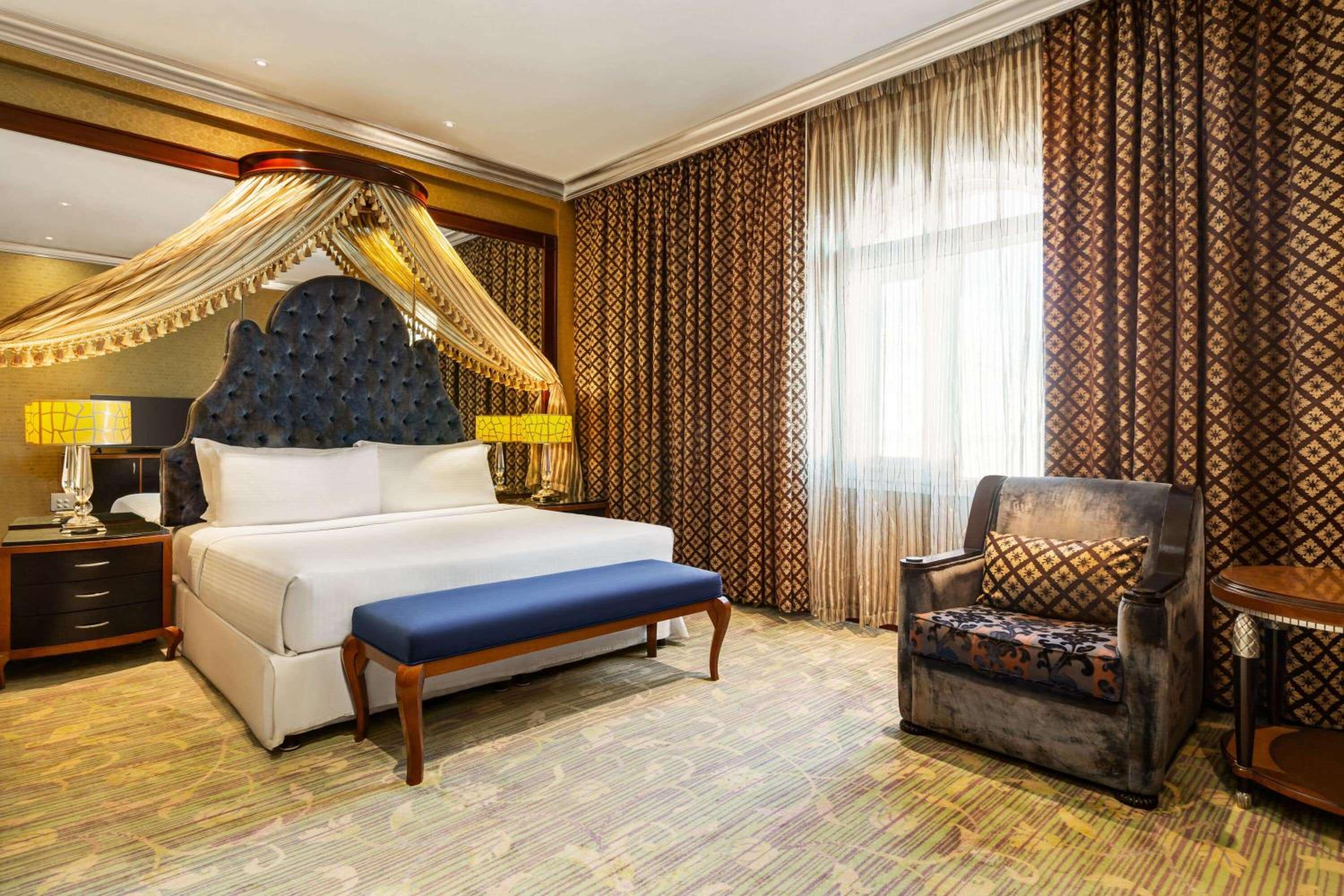 Executive King Suite - Photo 1