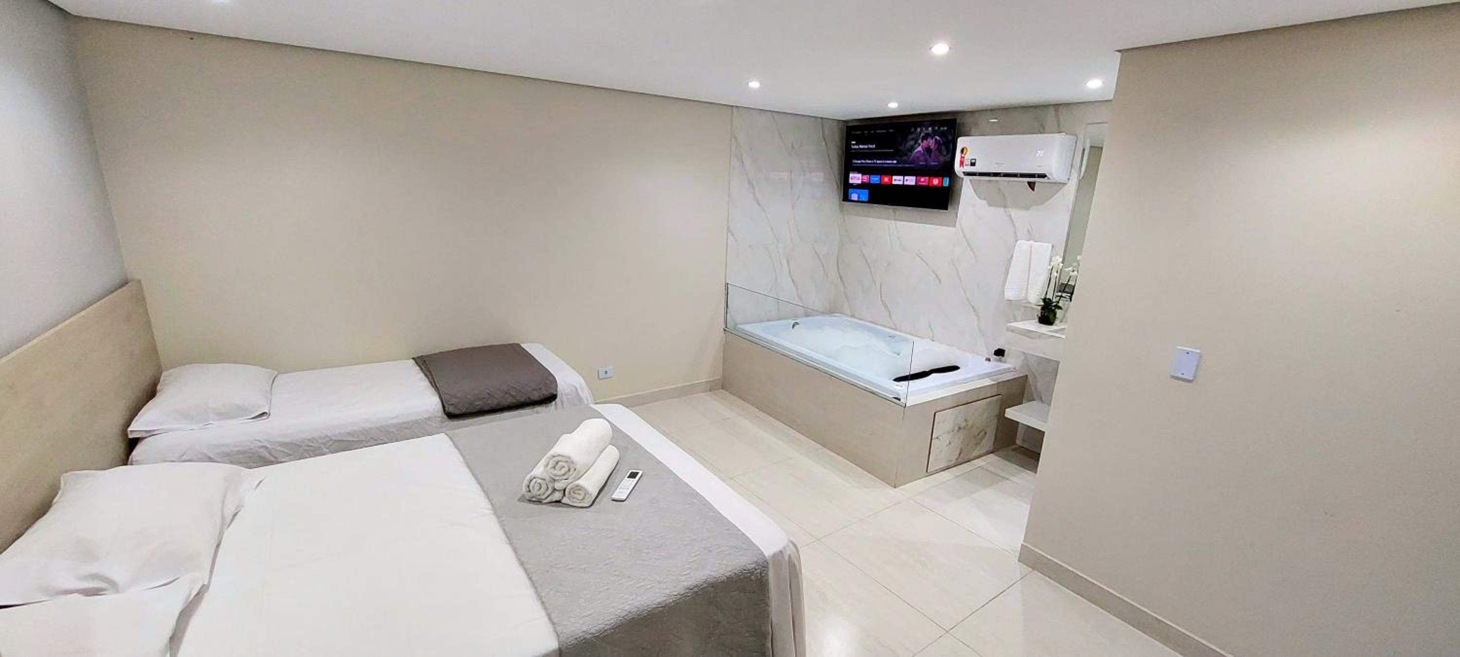 Triple Room with Spa Bath photo 1