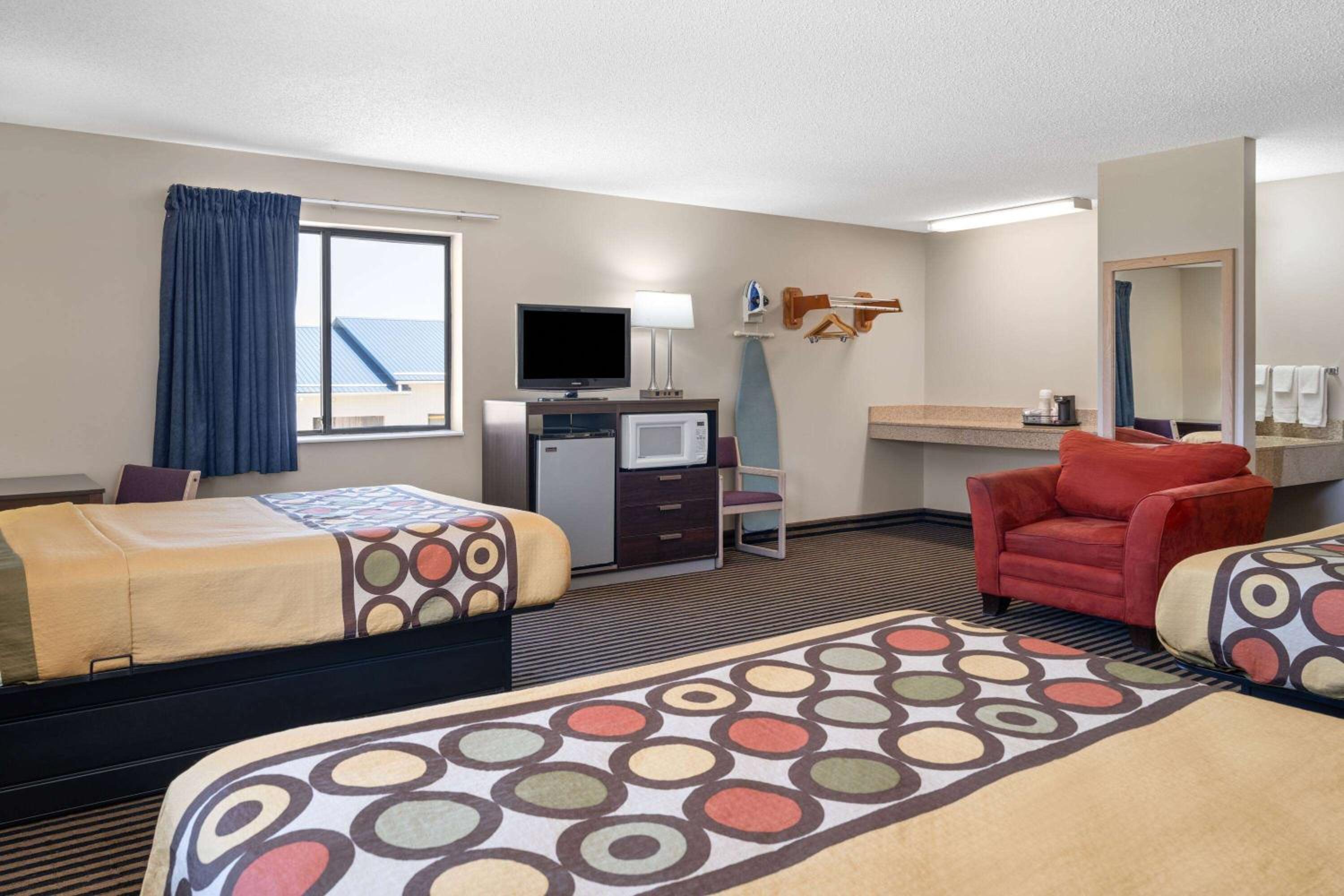 Superior Queen Room - Non-Smoking - Photo 1