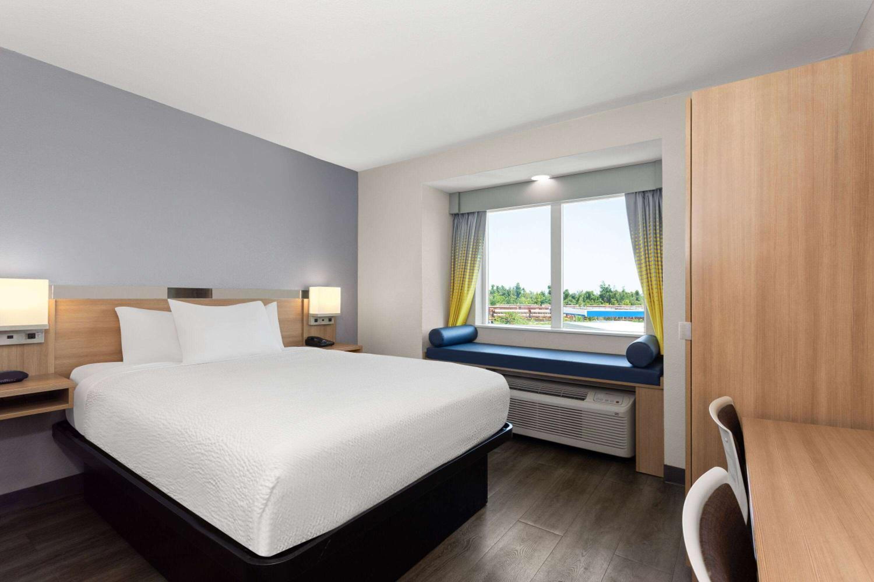 Microtel Inn & Suites by Wyndham Panama City, Photo 2