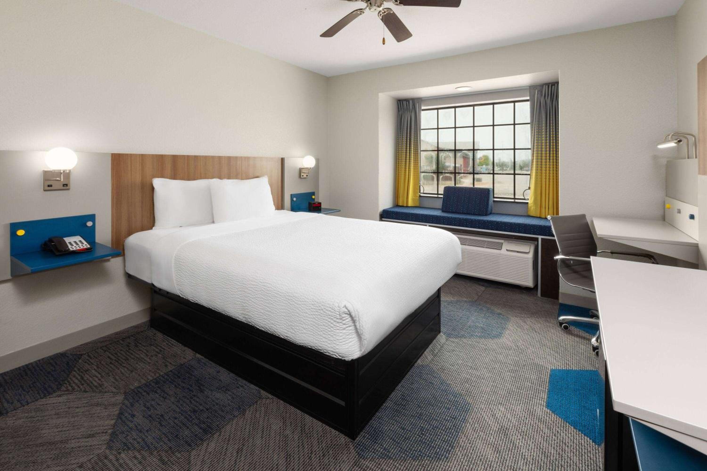 Queen Room - Disability Access/Non-Smoking