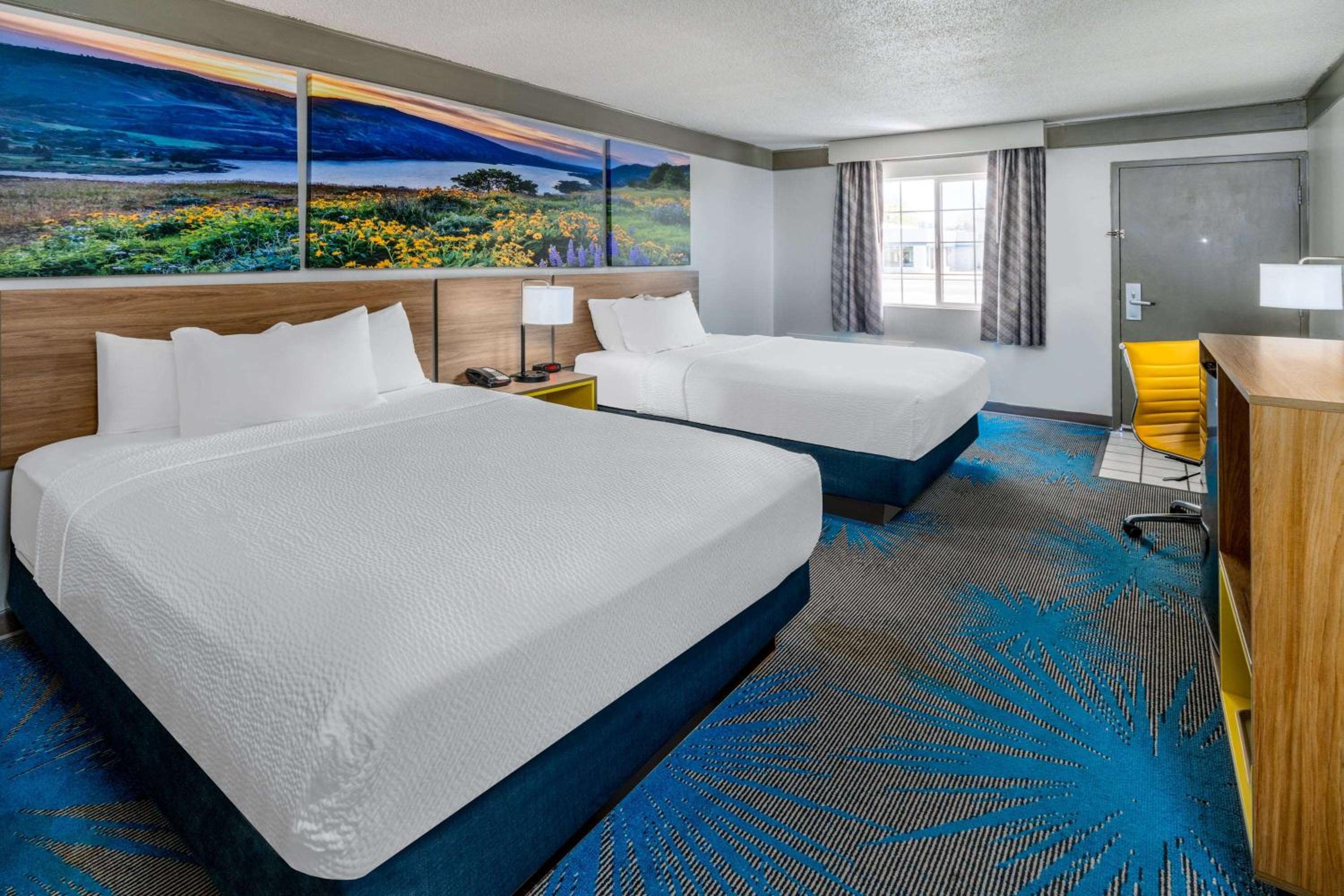 Deluxe Queen Room with Two Queen Beds -Disability Access - Non-Smoking