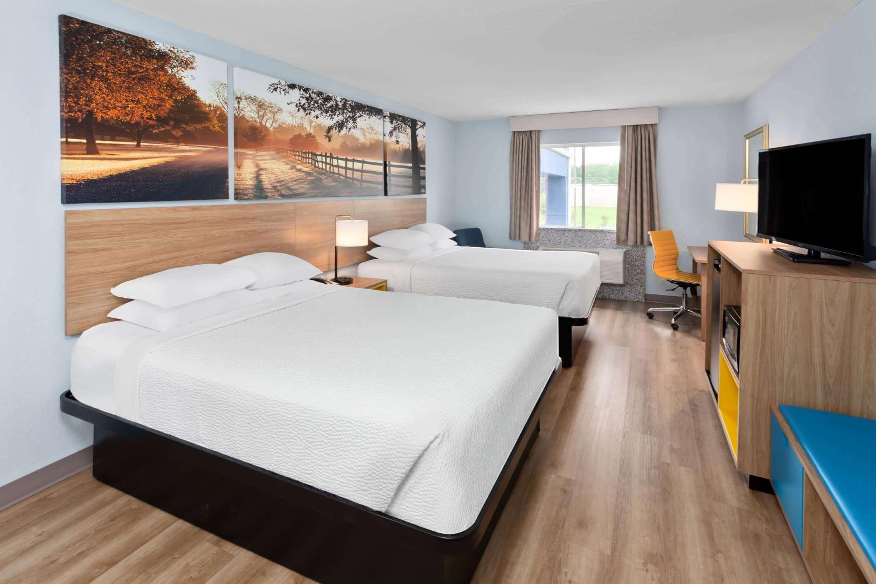 Suite with Two Queen Beds - Non-Smoking