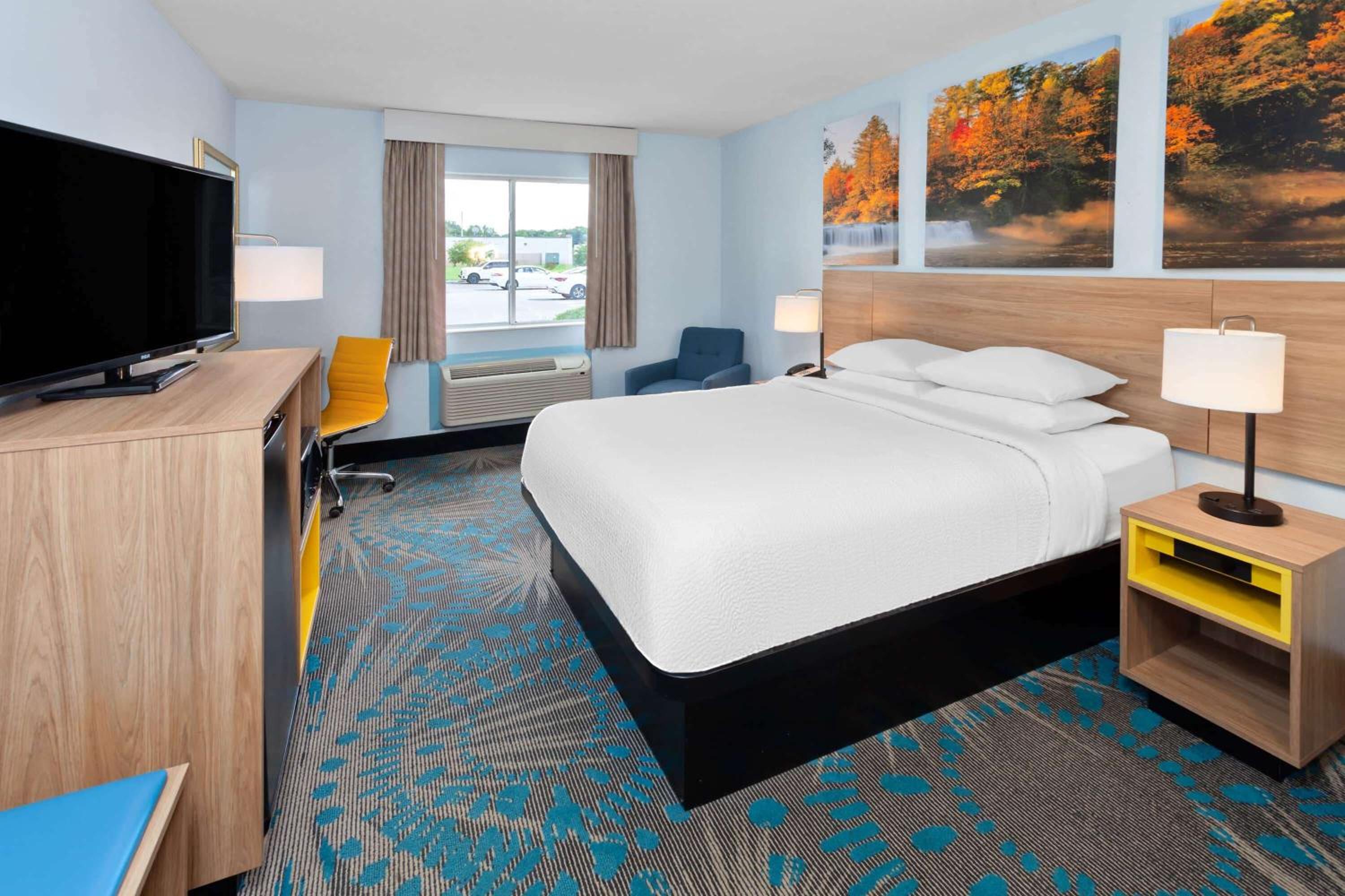 Queen Room - Pet Friendly/Non-Smoking photo 2
