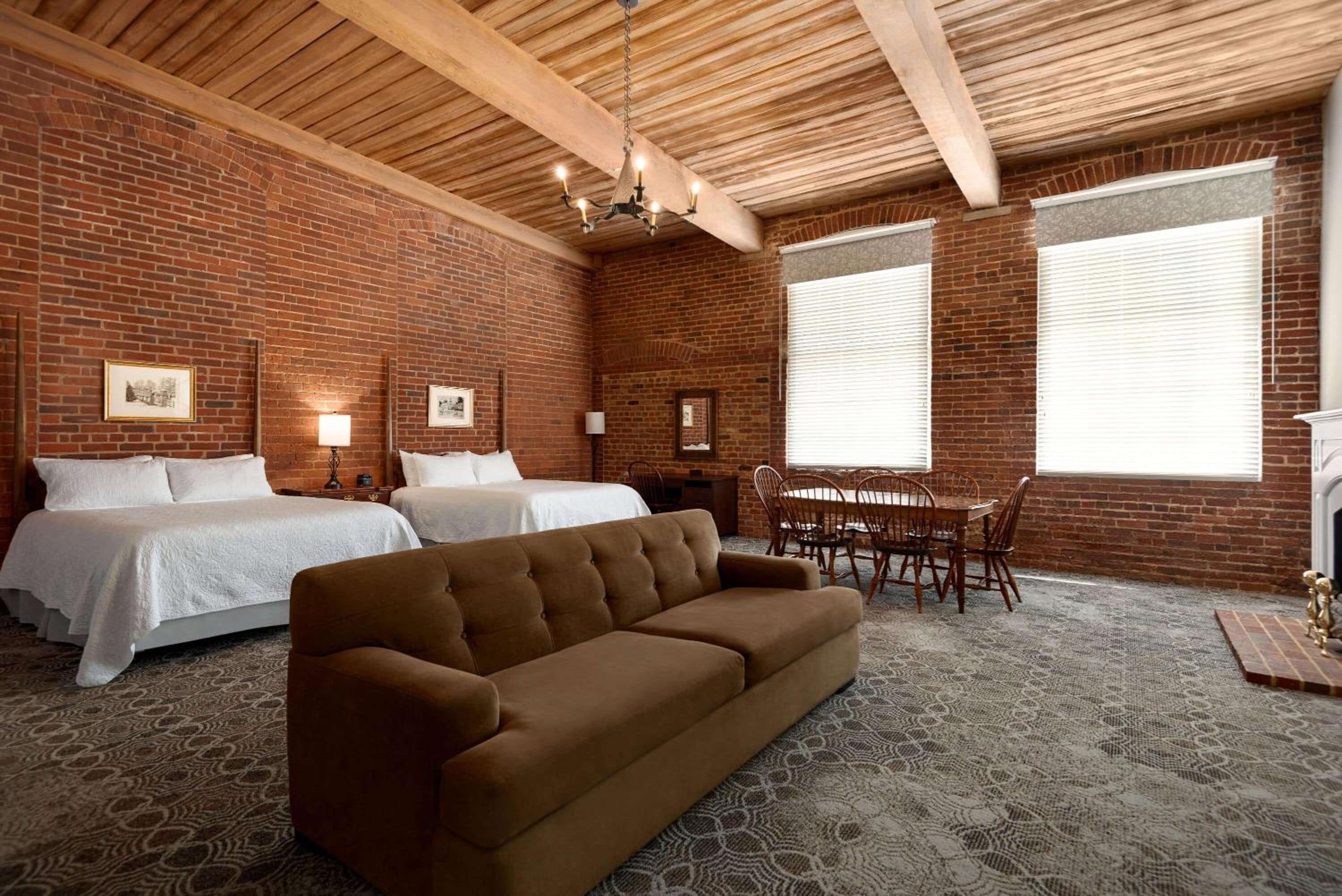 Studio Suite with Two Queen Beds - Mobility Access/Non-Smoking photo 1