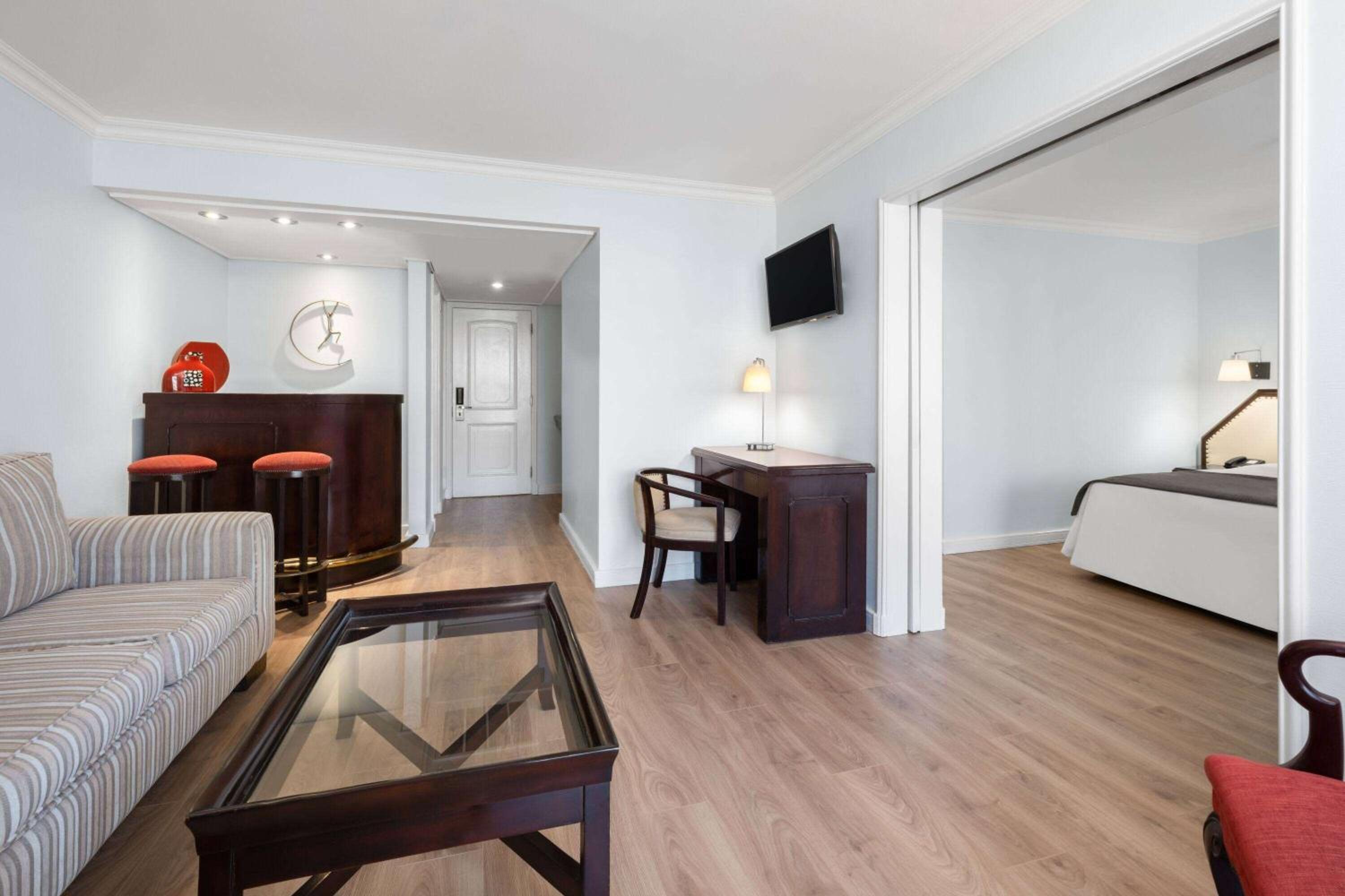 King Suite, Non-Smoking photo 1
