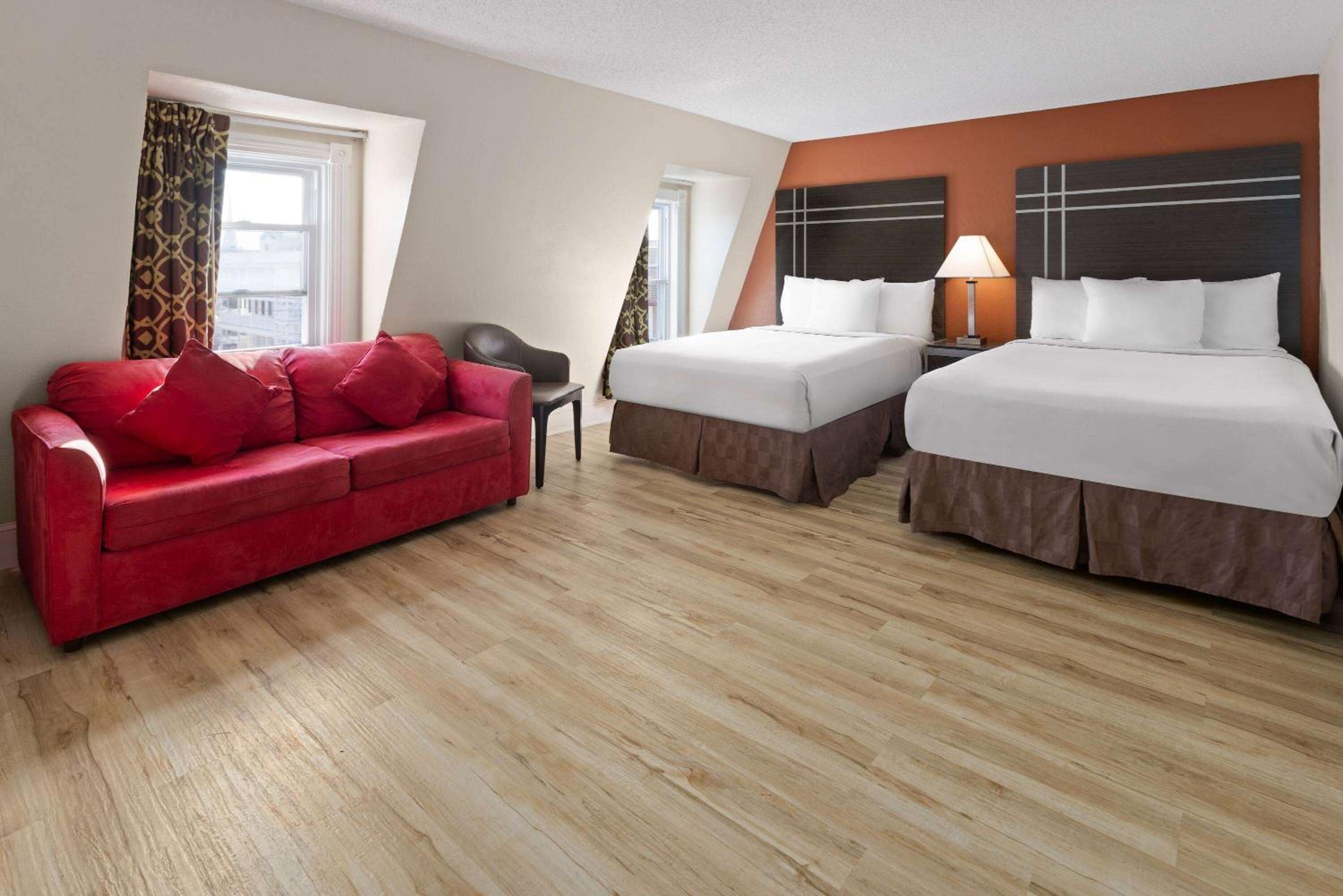Quadruple Room with Four Double Beds - Non-Smoking photo 1