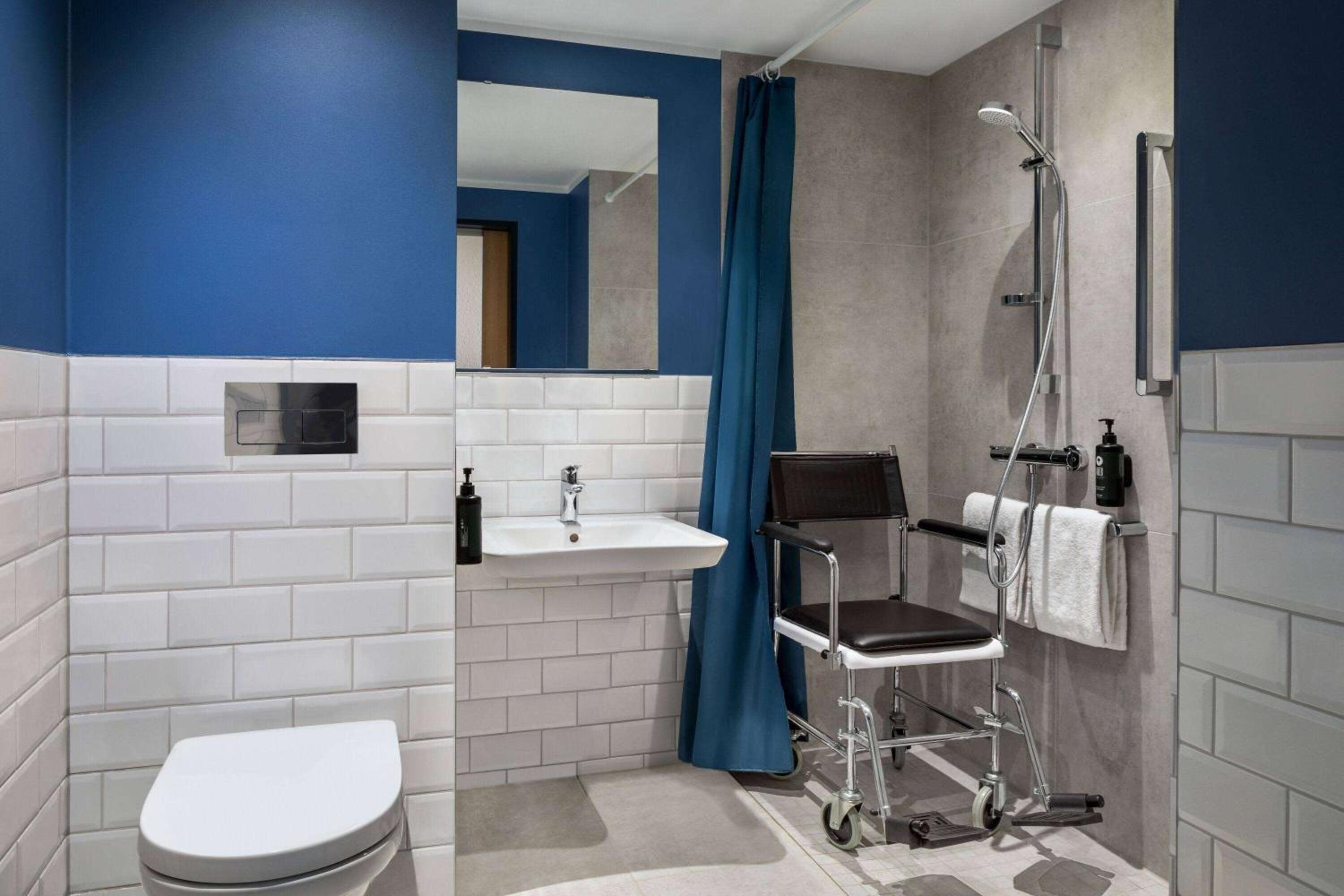 Comfort Accessible Room photo 2
