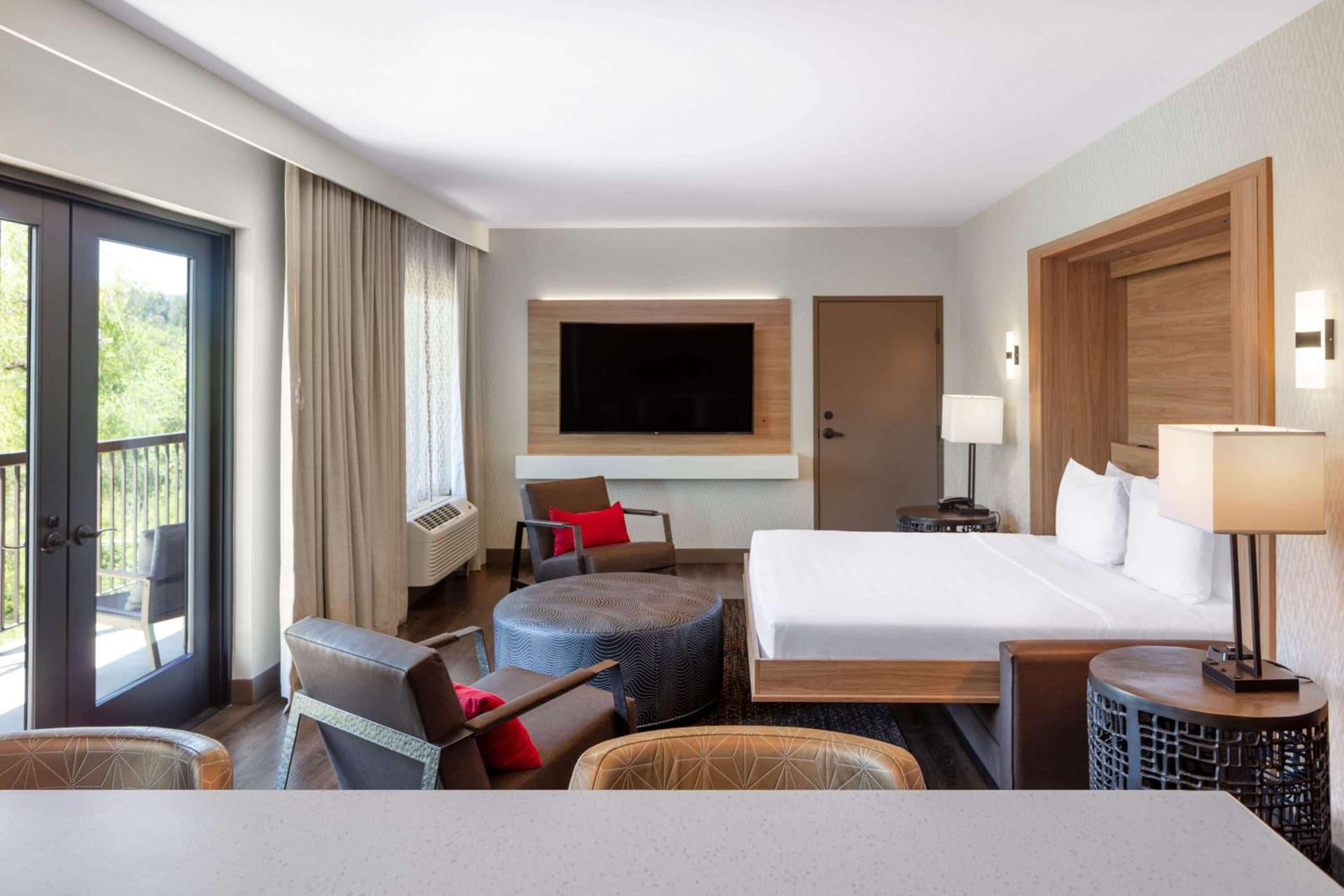 Suite with One King Murphy Bed, Non-Smoking - Photo 1