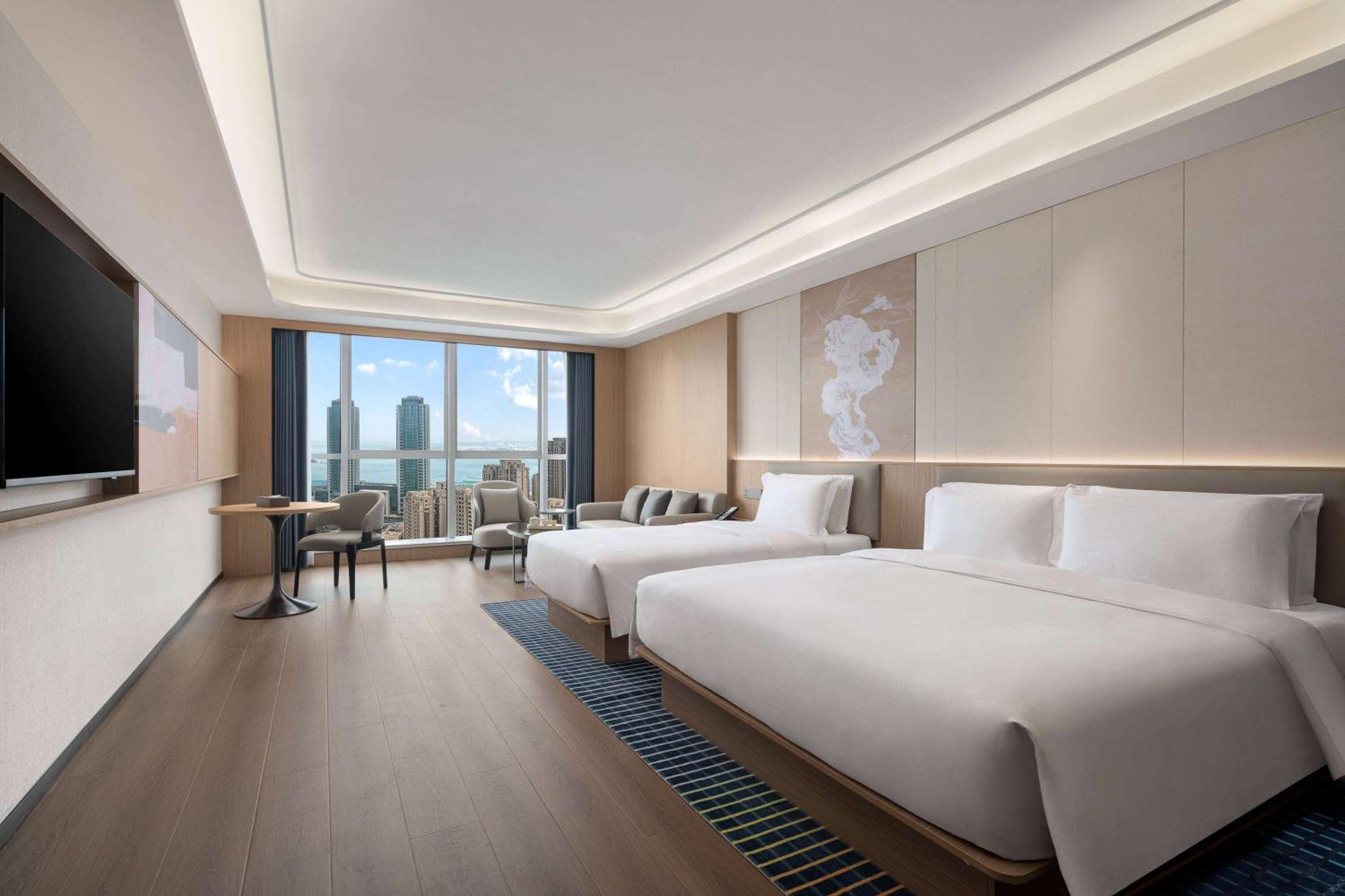 Deluxe Room with One King Bed and One Single Bed photo 1