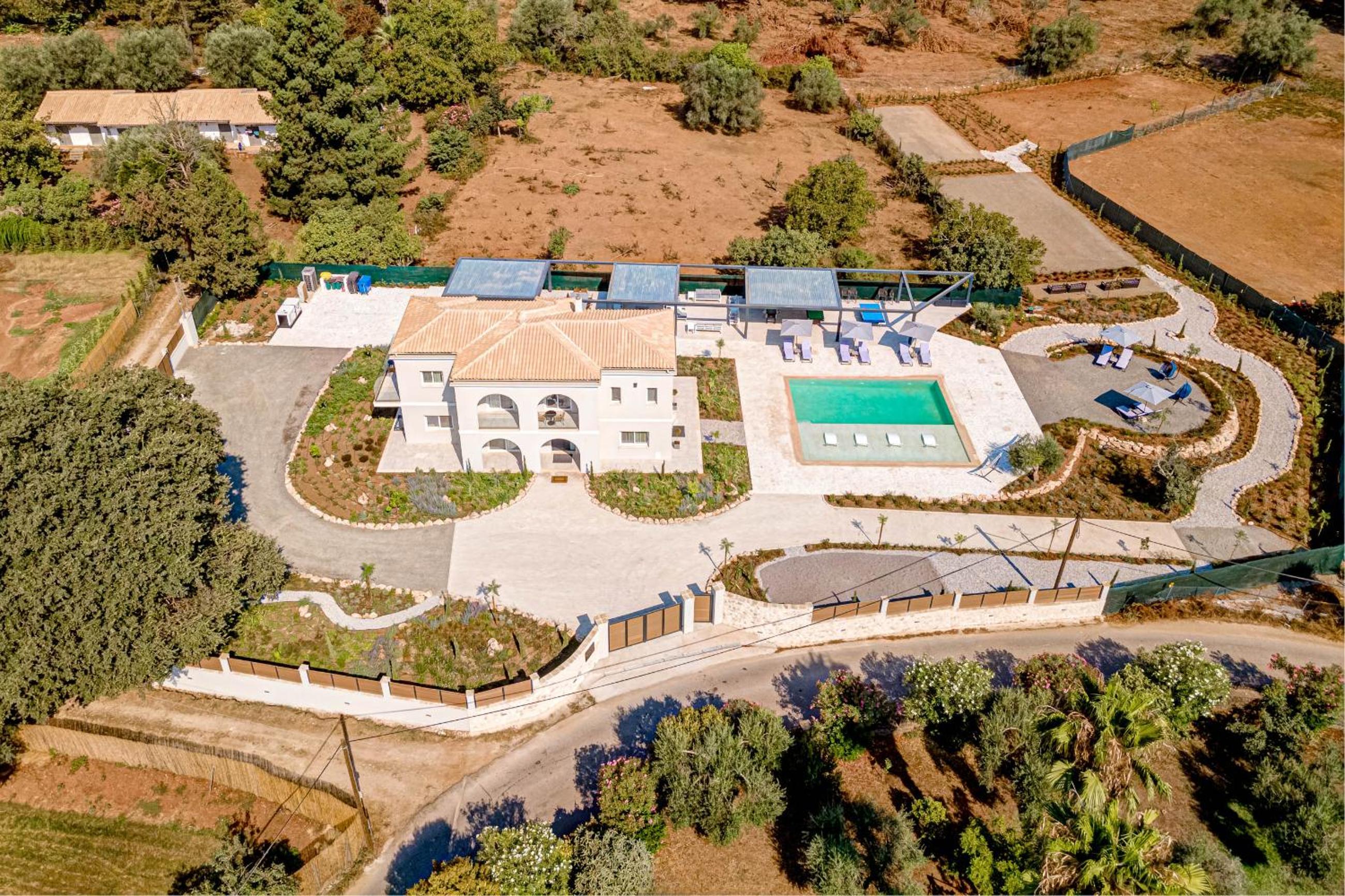 Villa with Private Pool photo 3