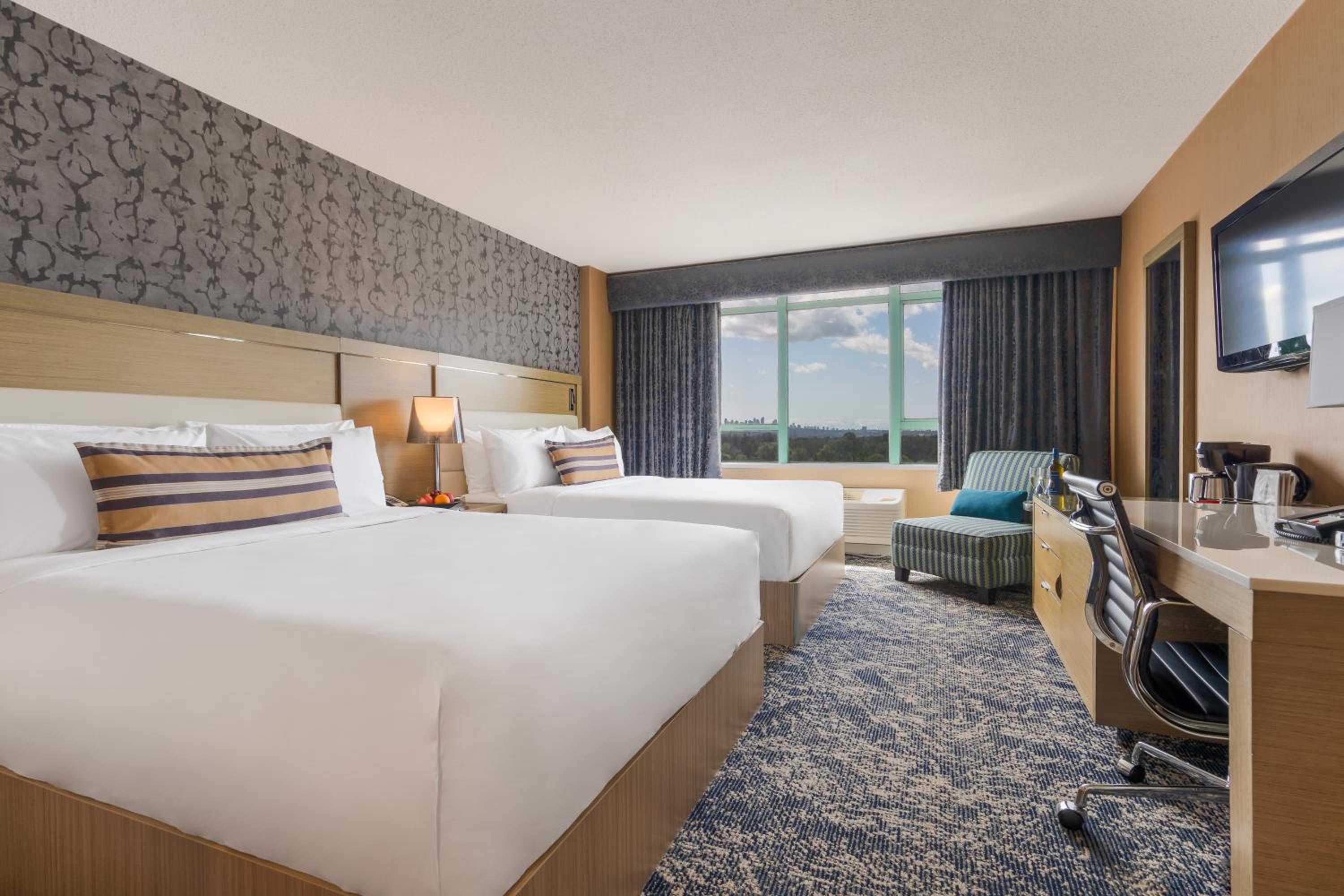 Deluxe Queen Room - Photo 3