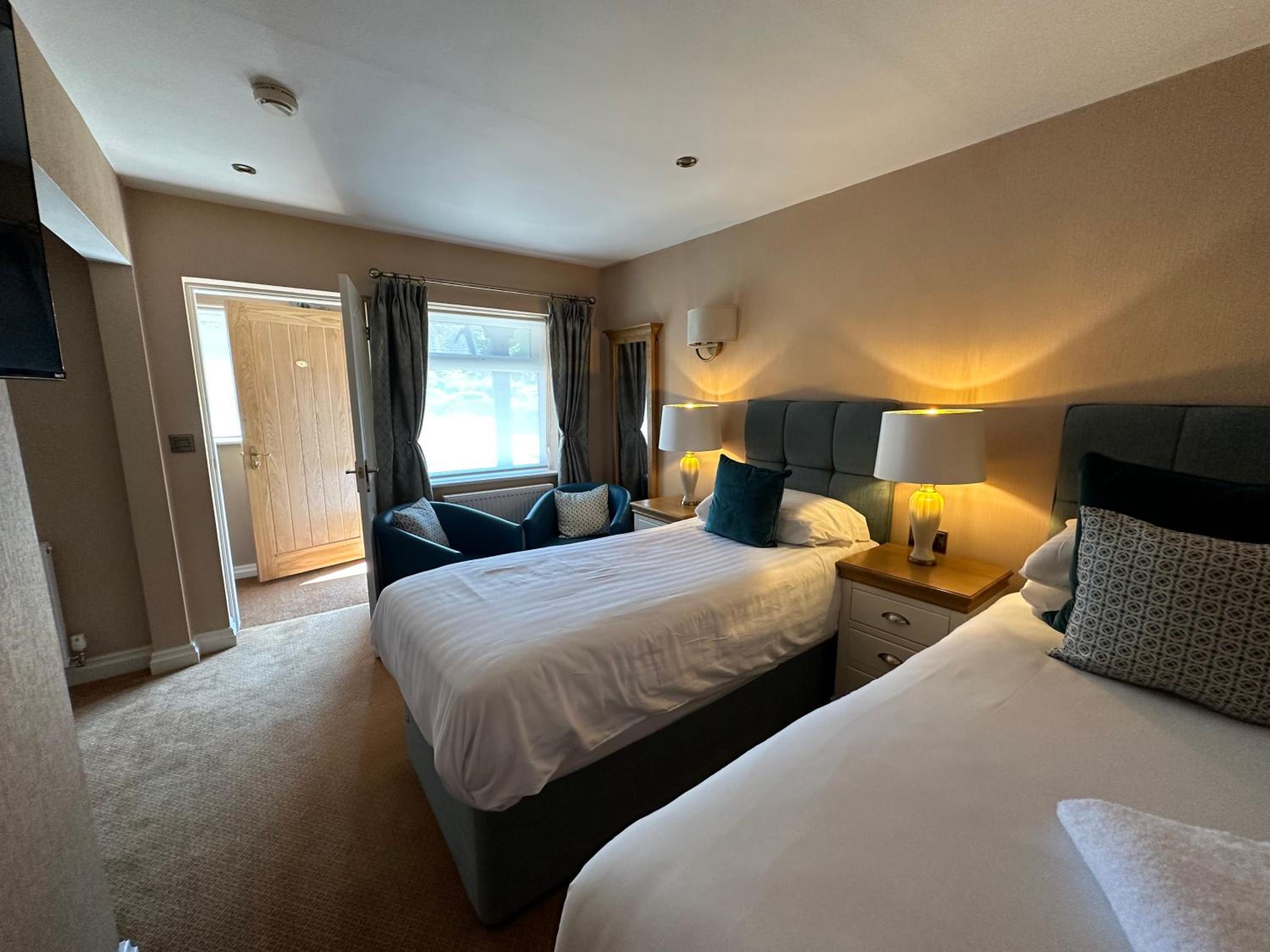 Superior Double Room with Bath - Photo 1