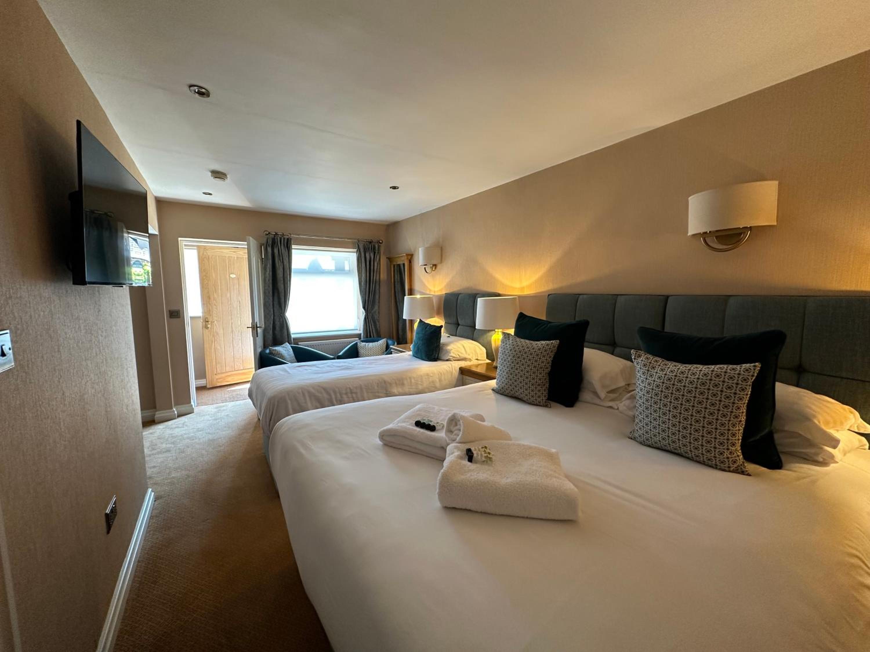 Superior Double Room with Bath - Photo 8