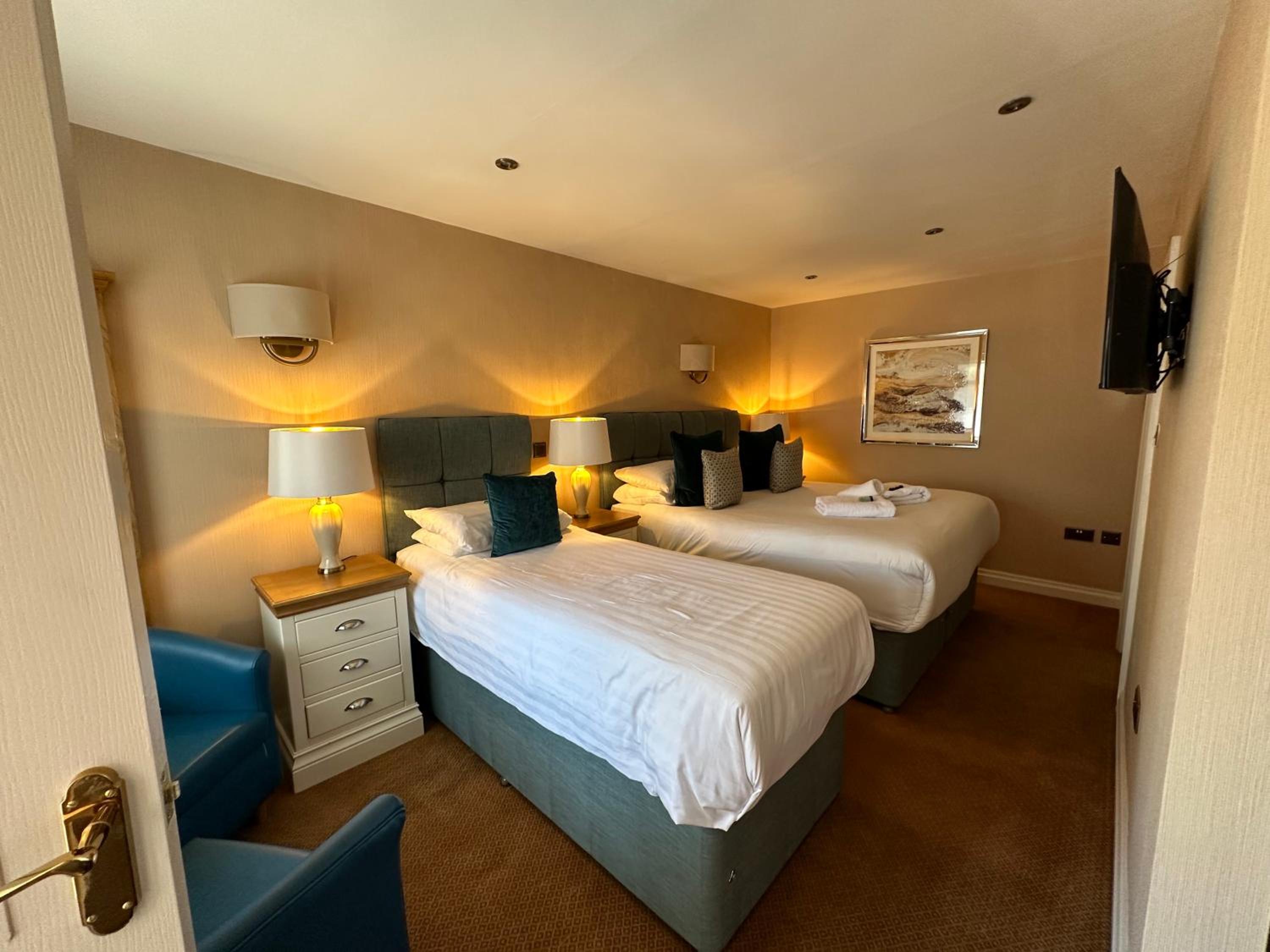 Superior Double Room with Bath - Photo 7
