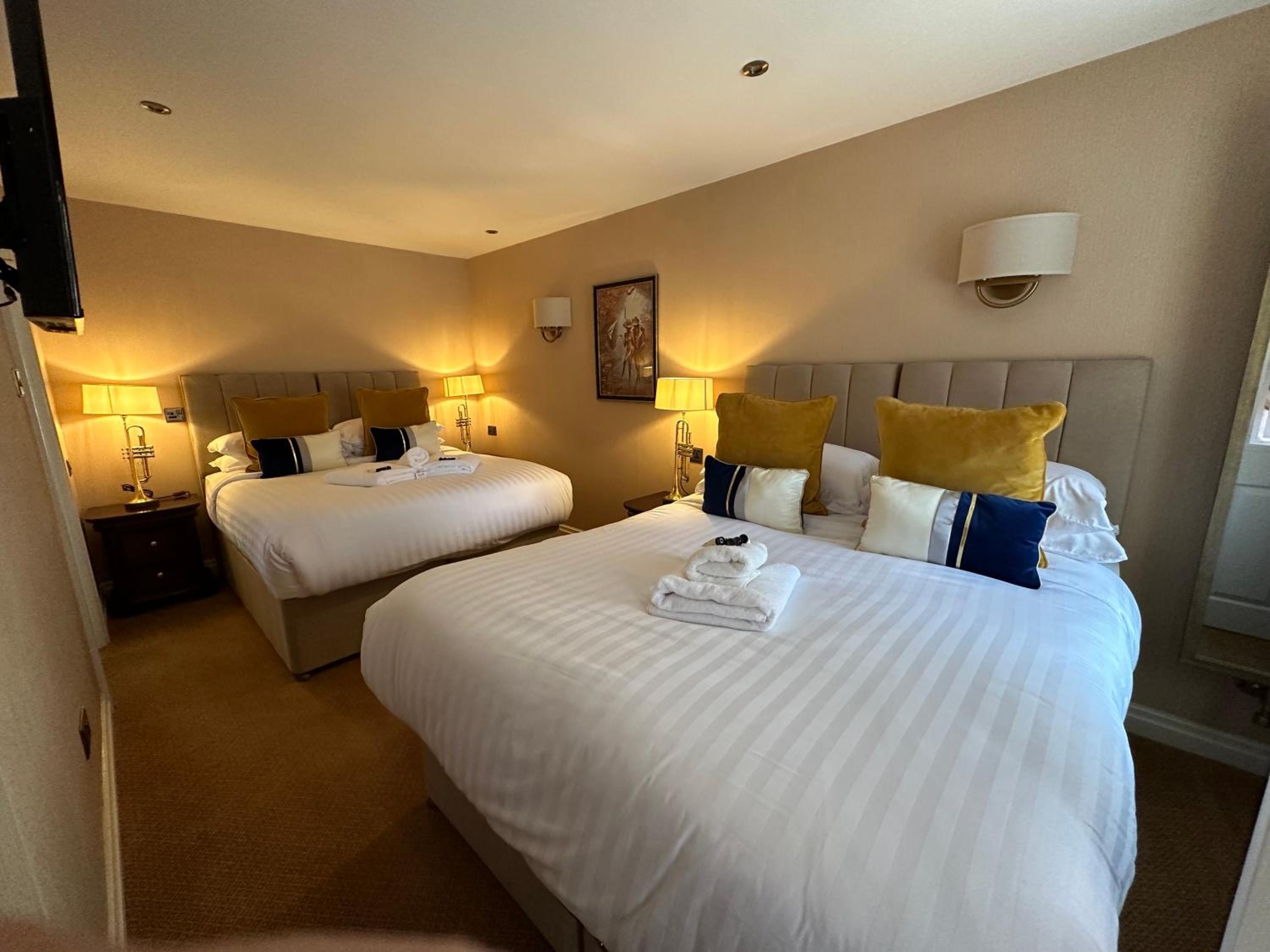 Superior Double Room with Bath - Photo 9