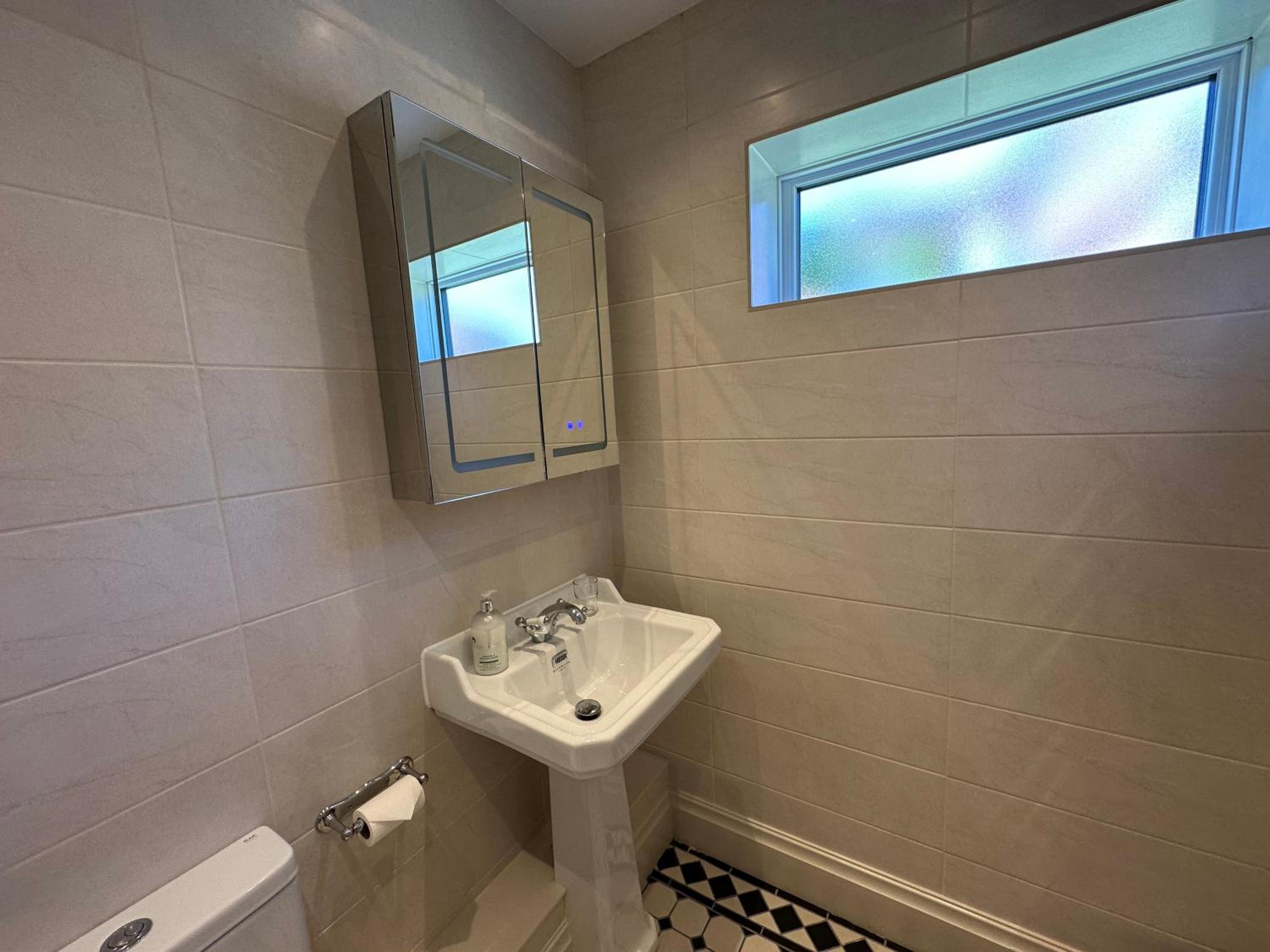 Superior Double Room with Bath - Photo 13