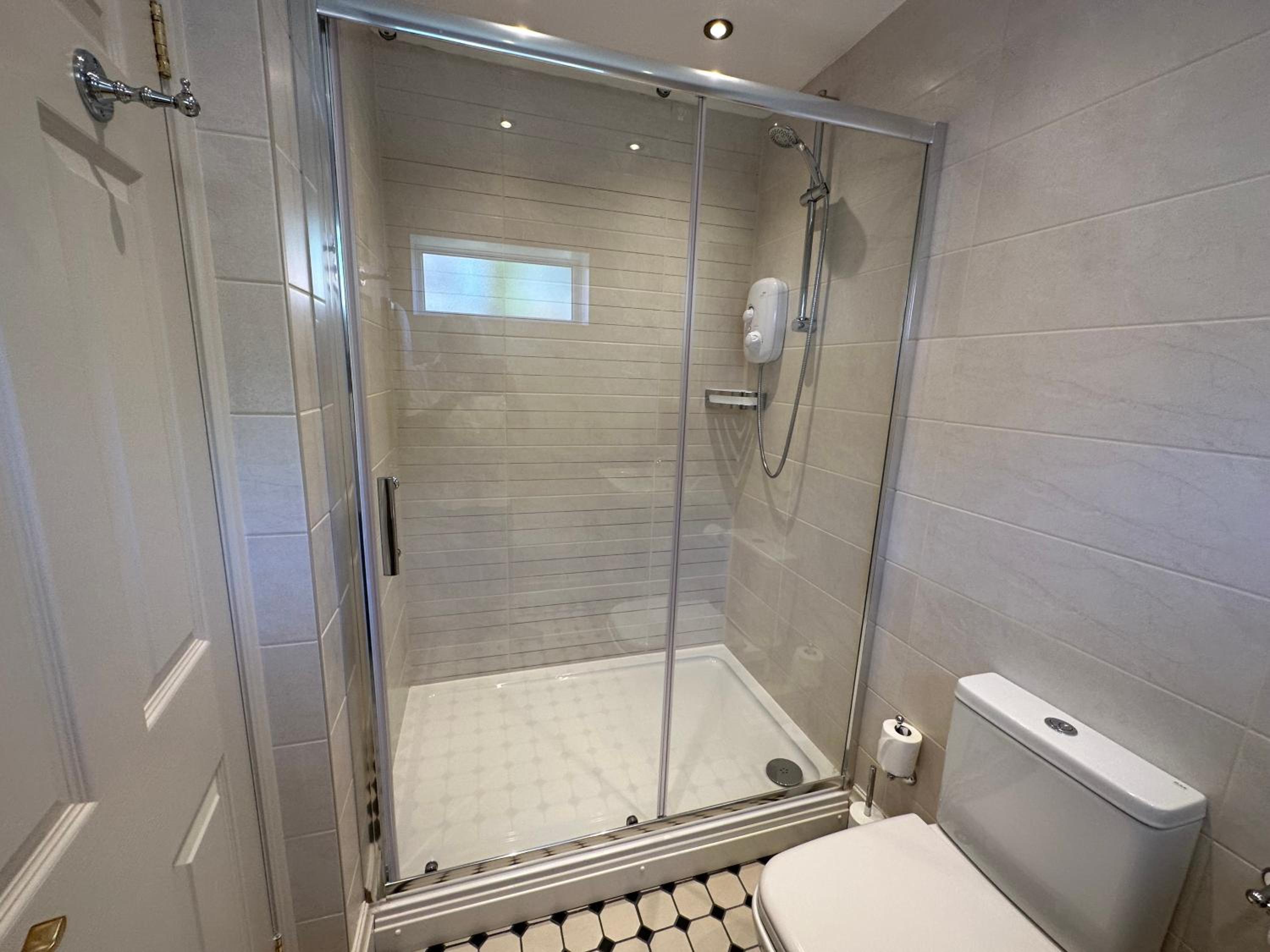 Superior Double Room with Bath - Photo 11