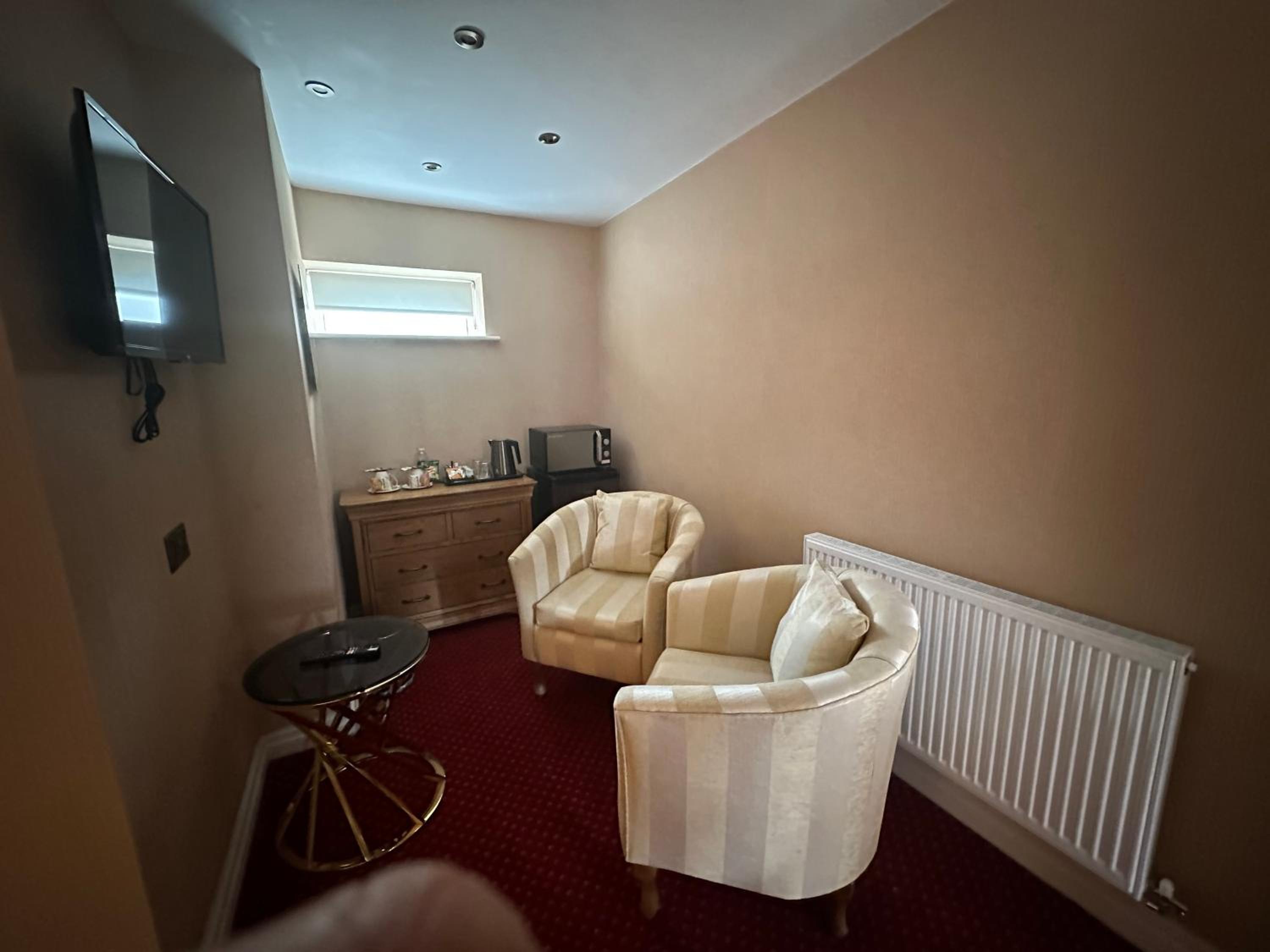 Deluxe Double Room with Bath - Photo 1