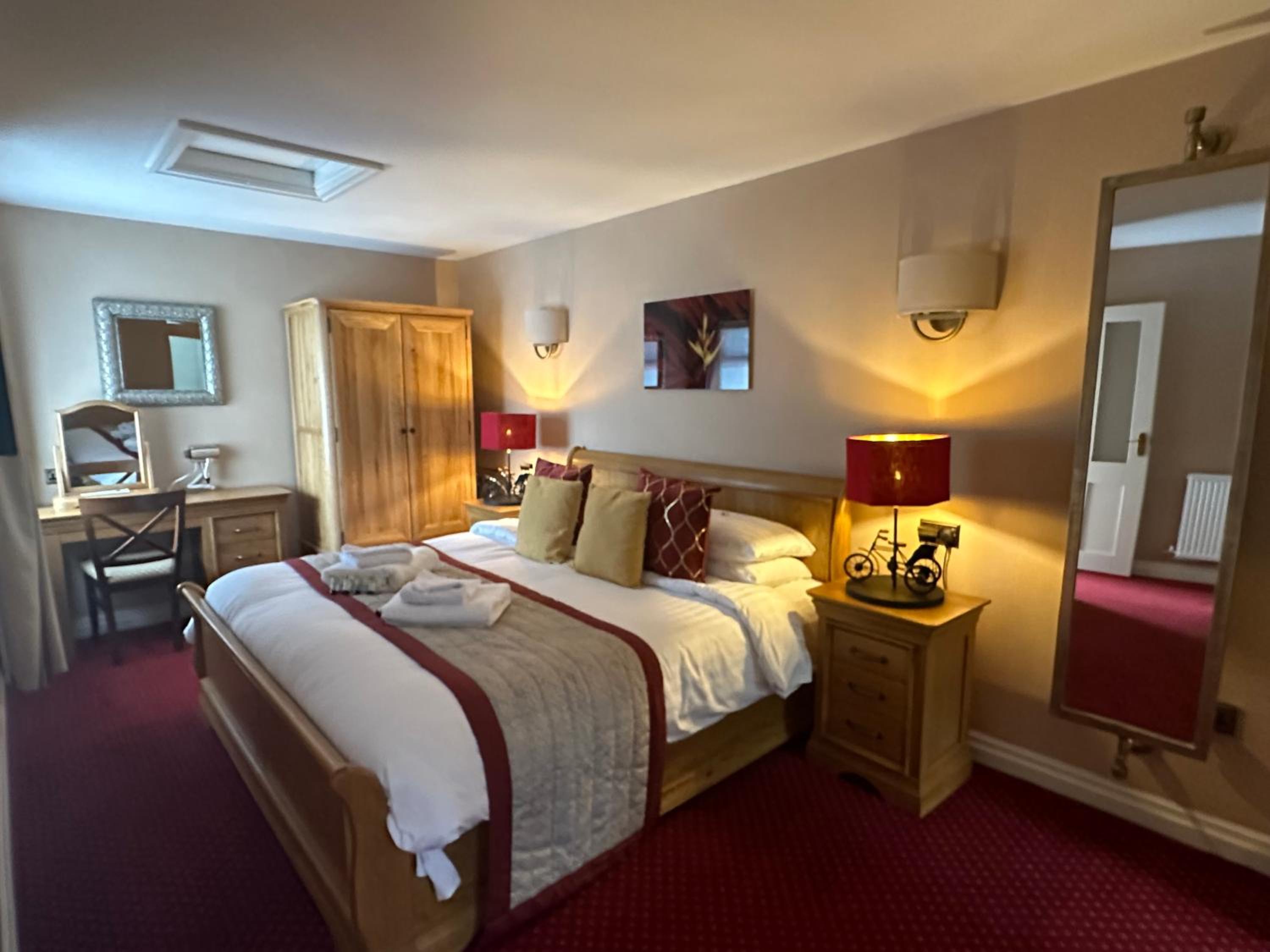 Deluxe Double Room with Bath - Photo 26
