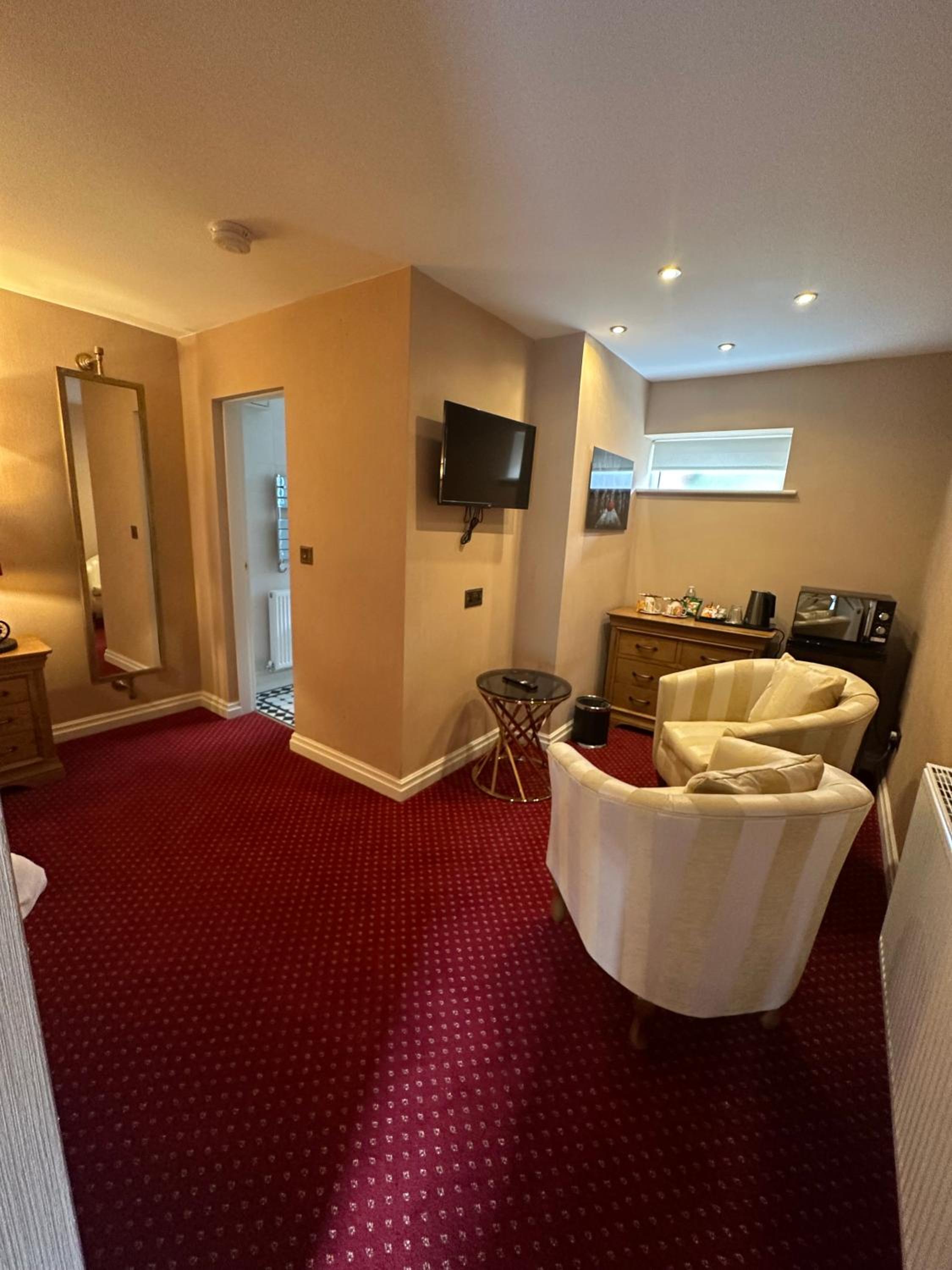 Deluxe Double Room with Bath - Photo 24