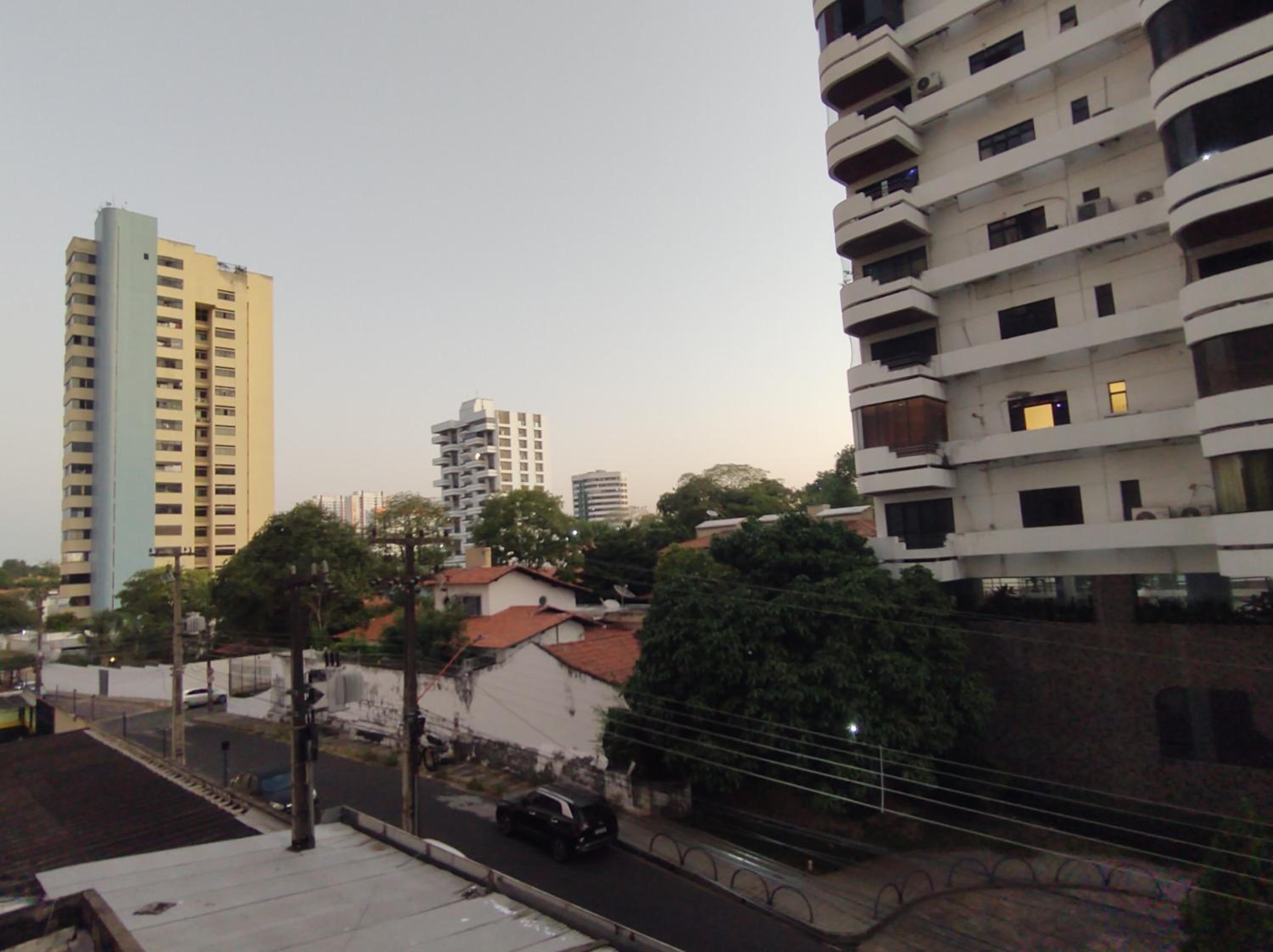Deluxe One-Bedroom Apartment with City View photo 2
