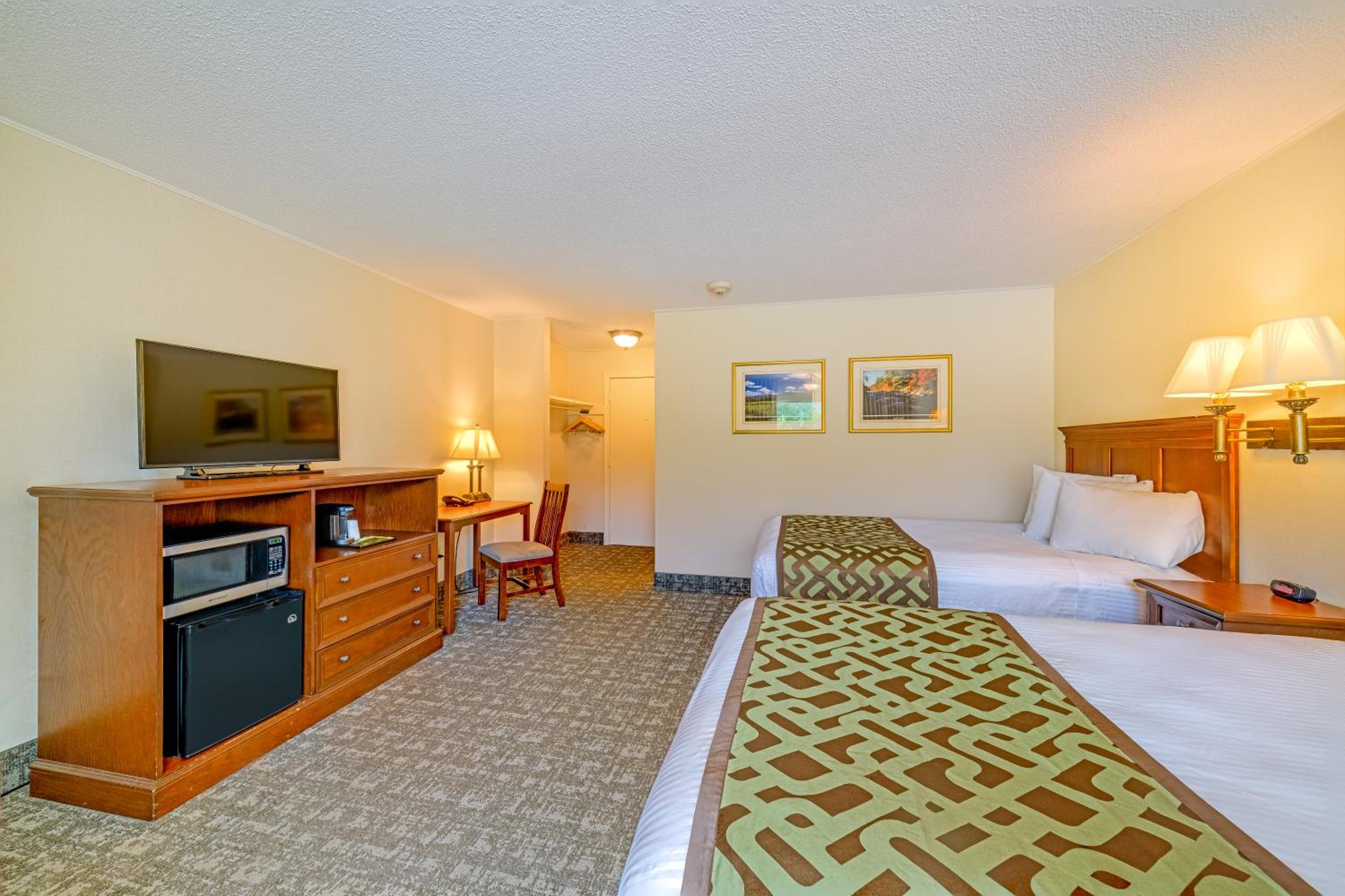 Double Room with Two Double Beds - Non-Smoking - Photo 2