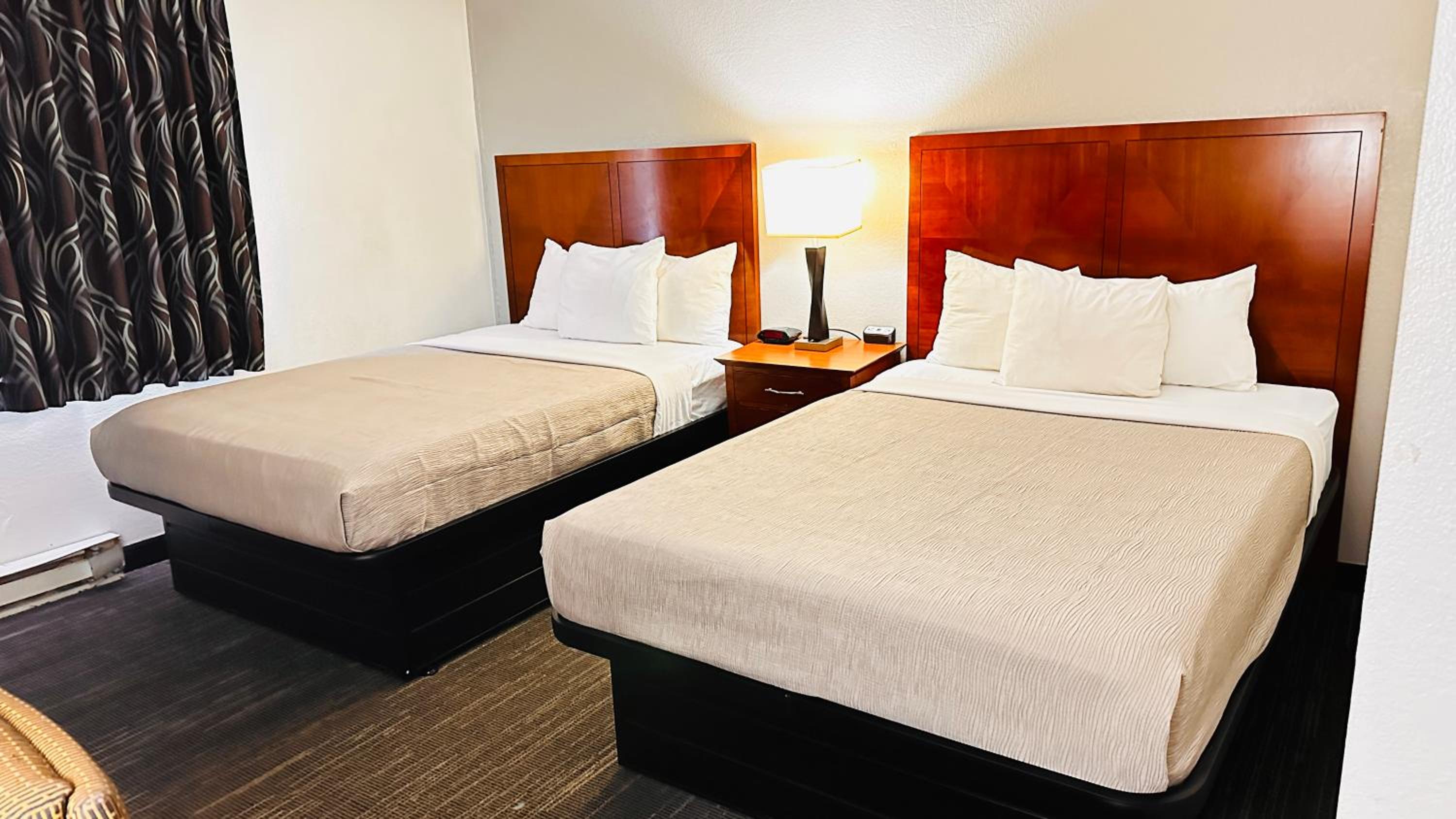 Standard Double Room with Two Double Beds - Non Smoking - Photo 1