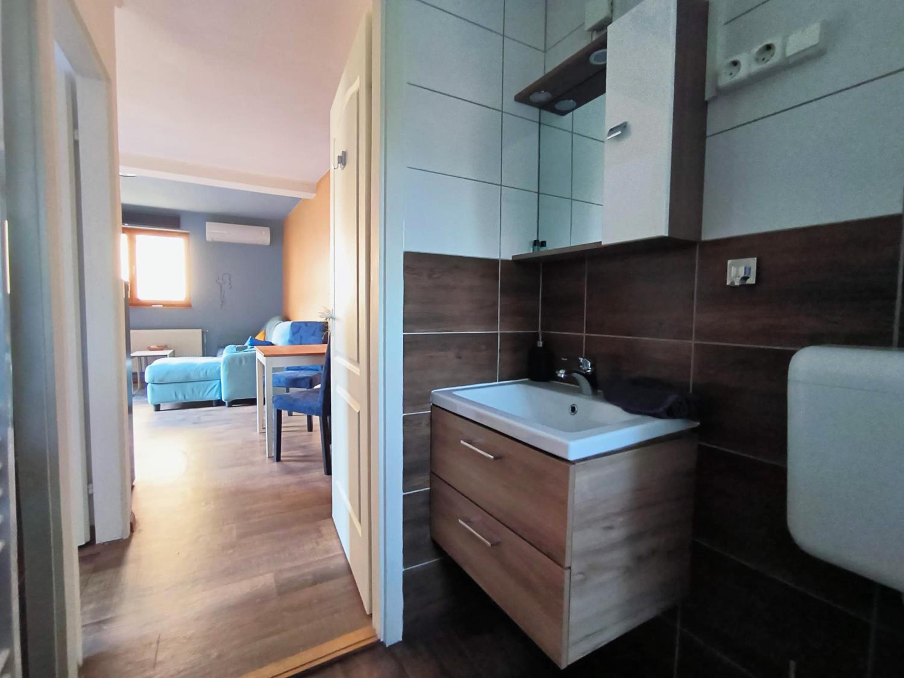 Queen Suite - Photo 9