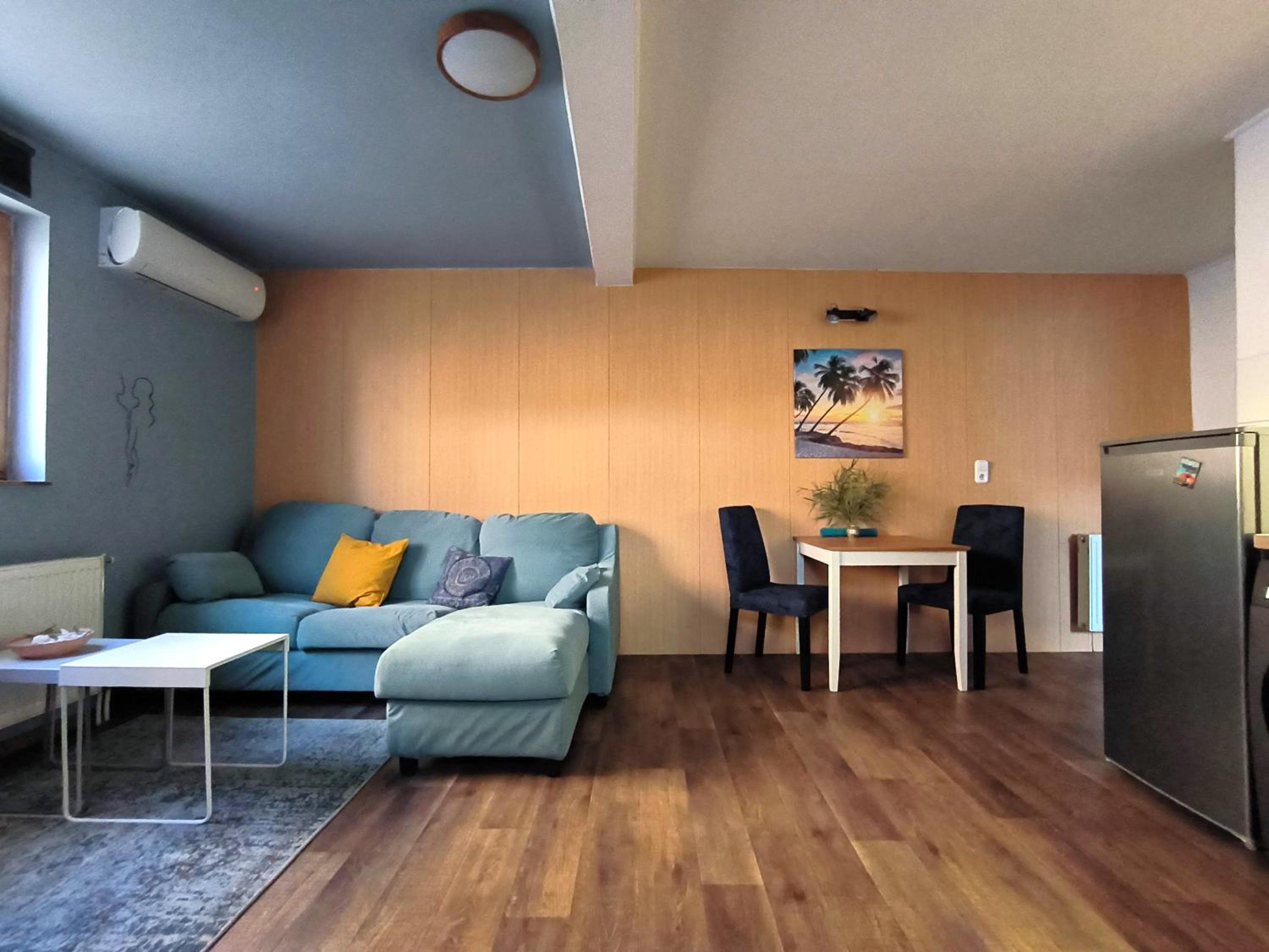 Queen Suite - Photo 15