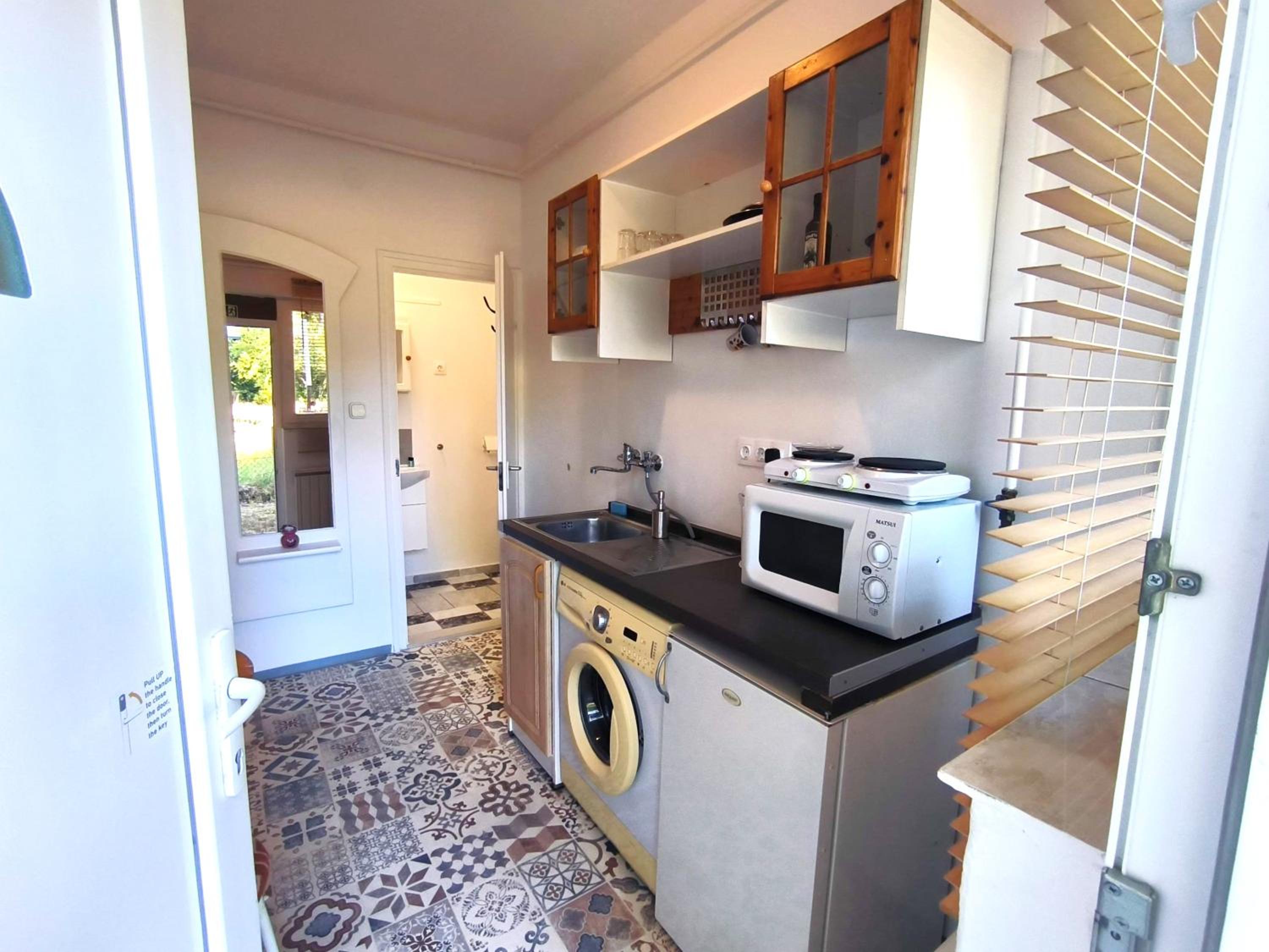 Standard Twin Room - Photo 8