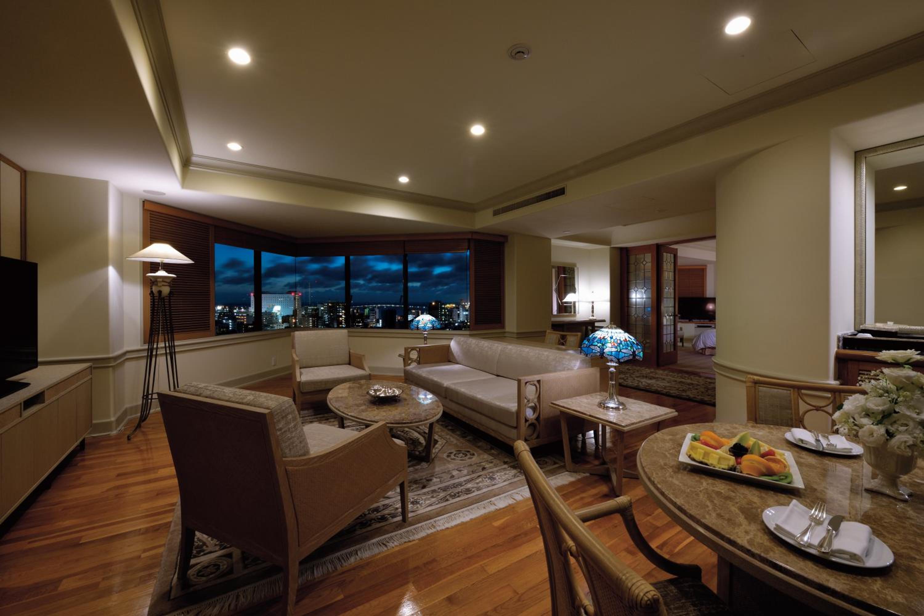 Penthouse Suite with Lounge Access - Non Smoking photo 3