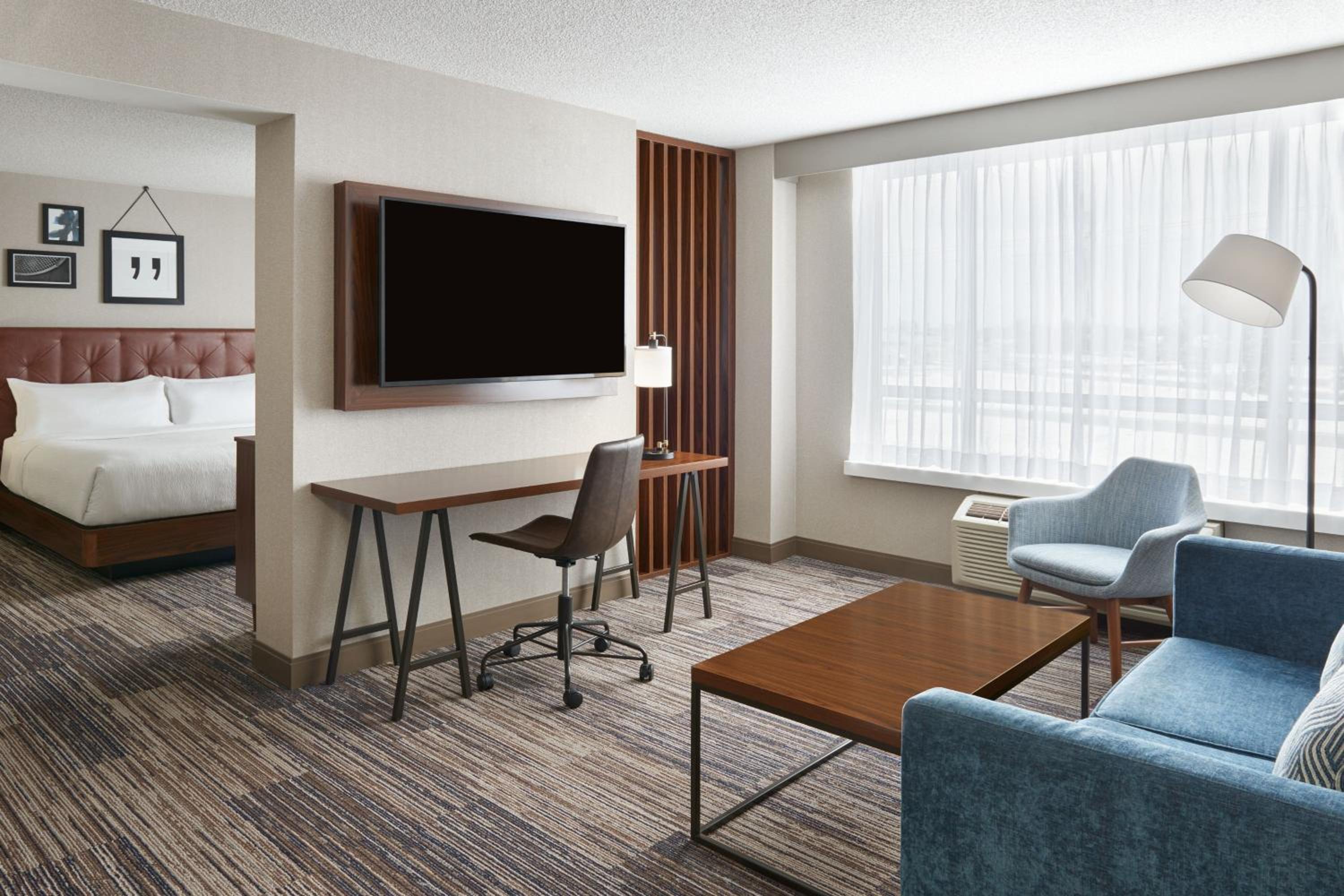 Junior King Suite - Photo 2