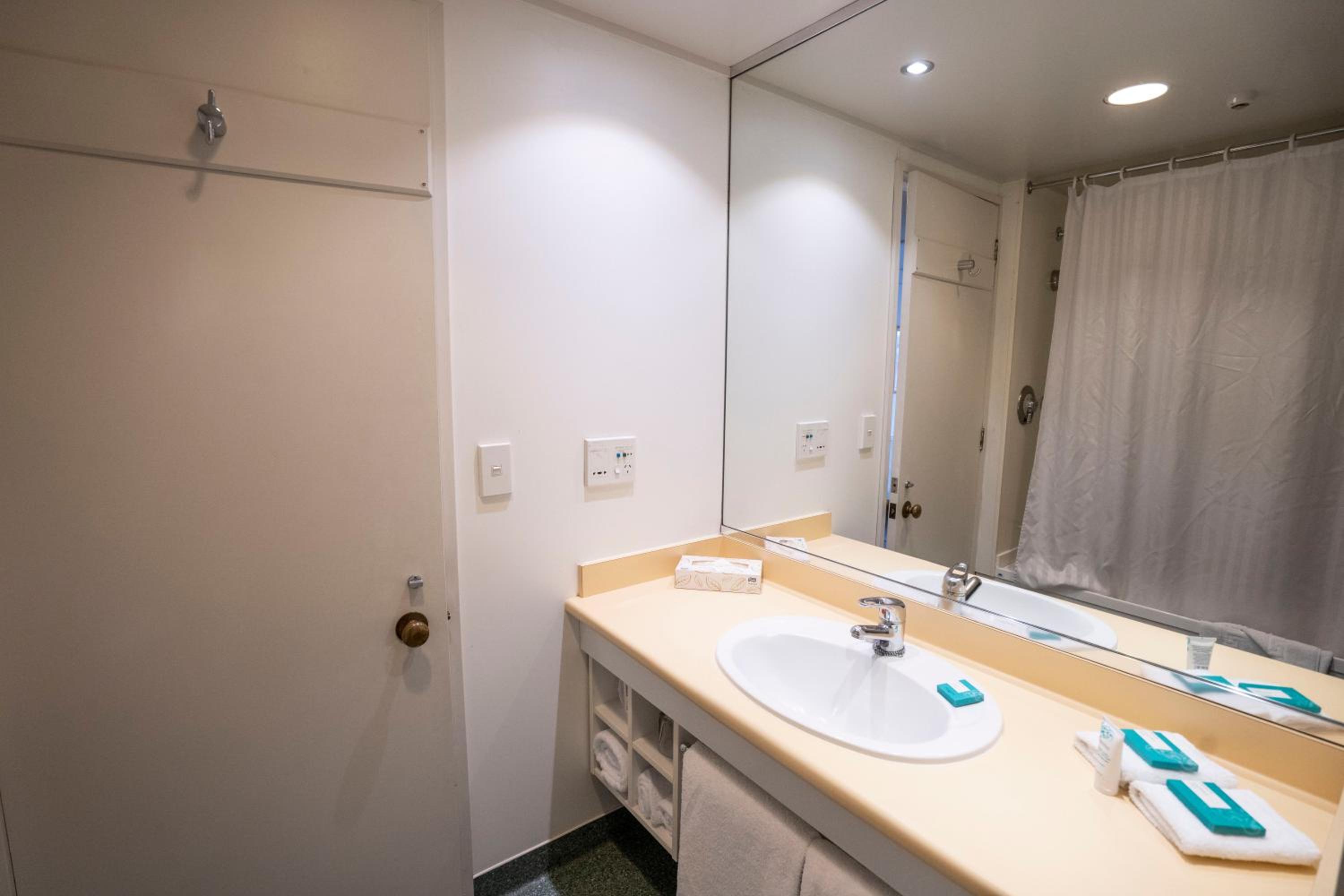 Standard Double or Twin Room photo 2