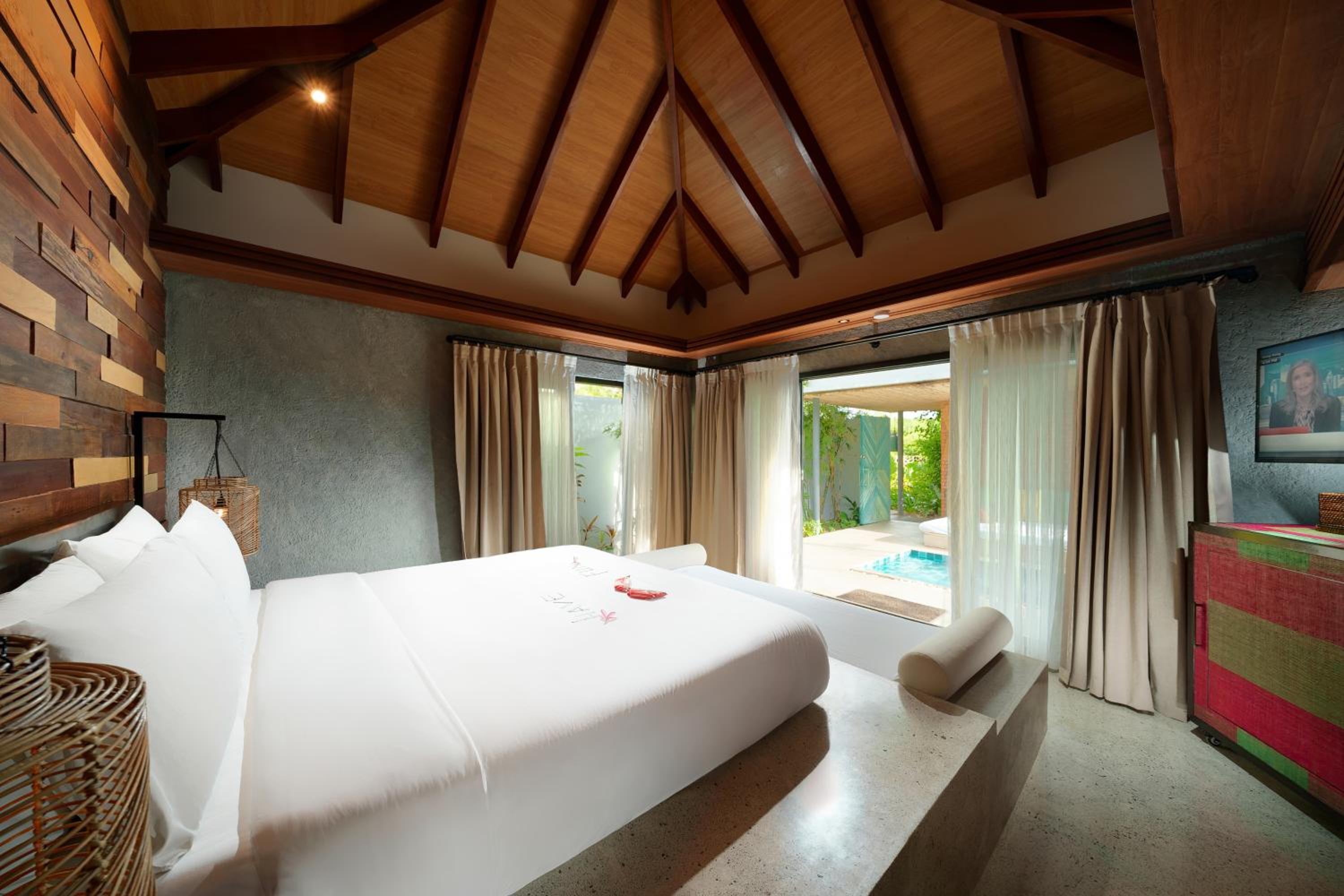 Villa with Private Pool - Photo 2