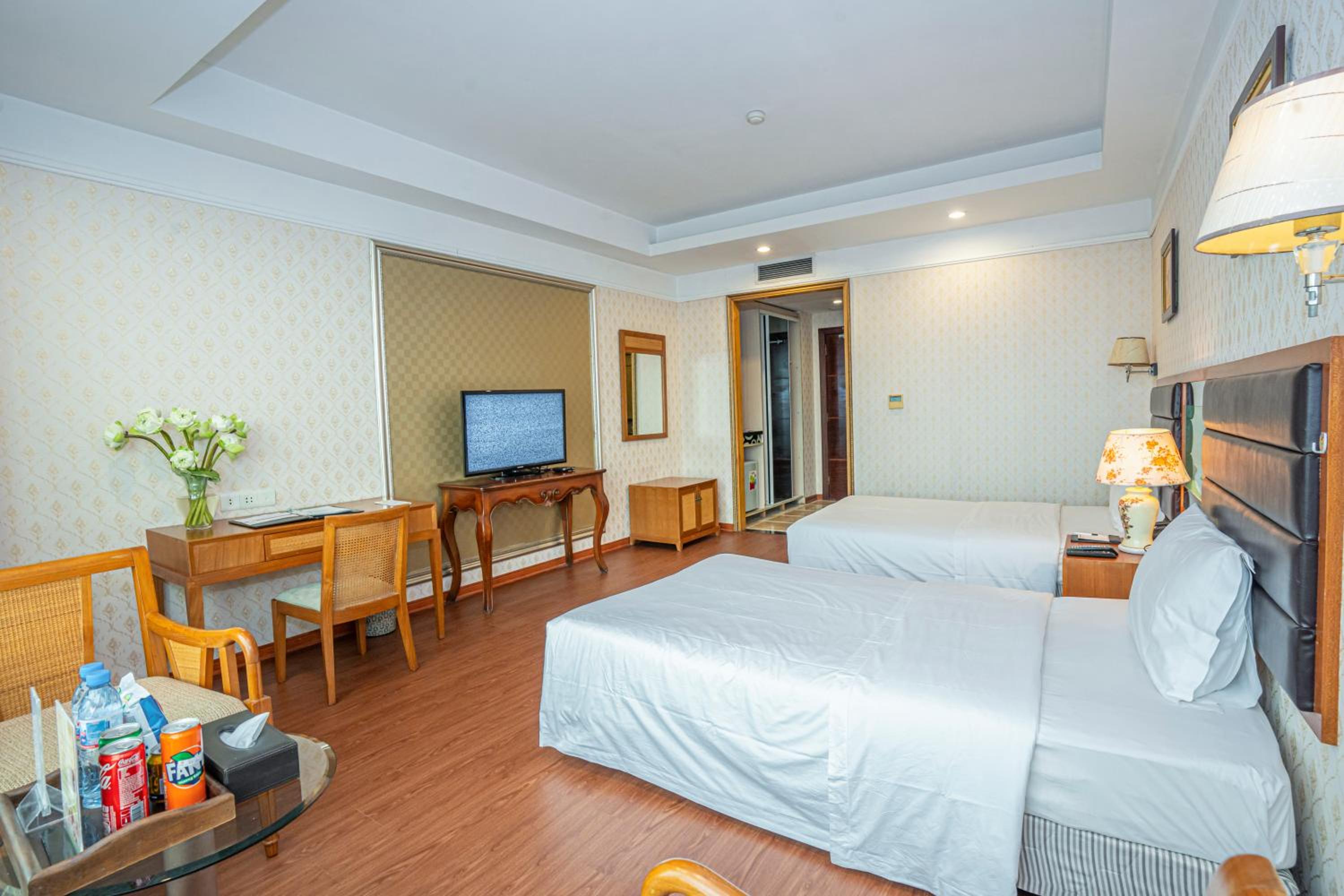 Deluxe Twin Room - Photo 2