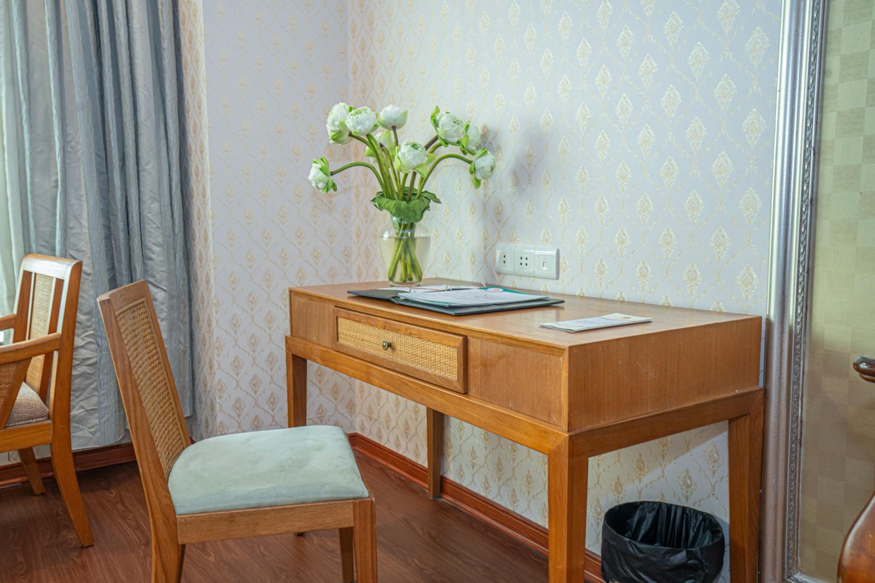 Deluxe Twin Room - Photo 6