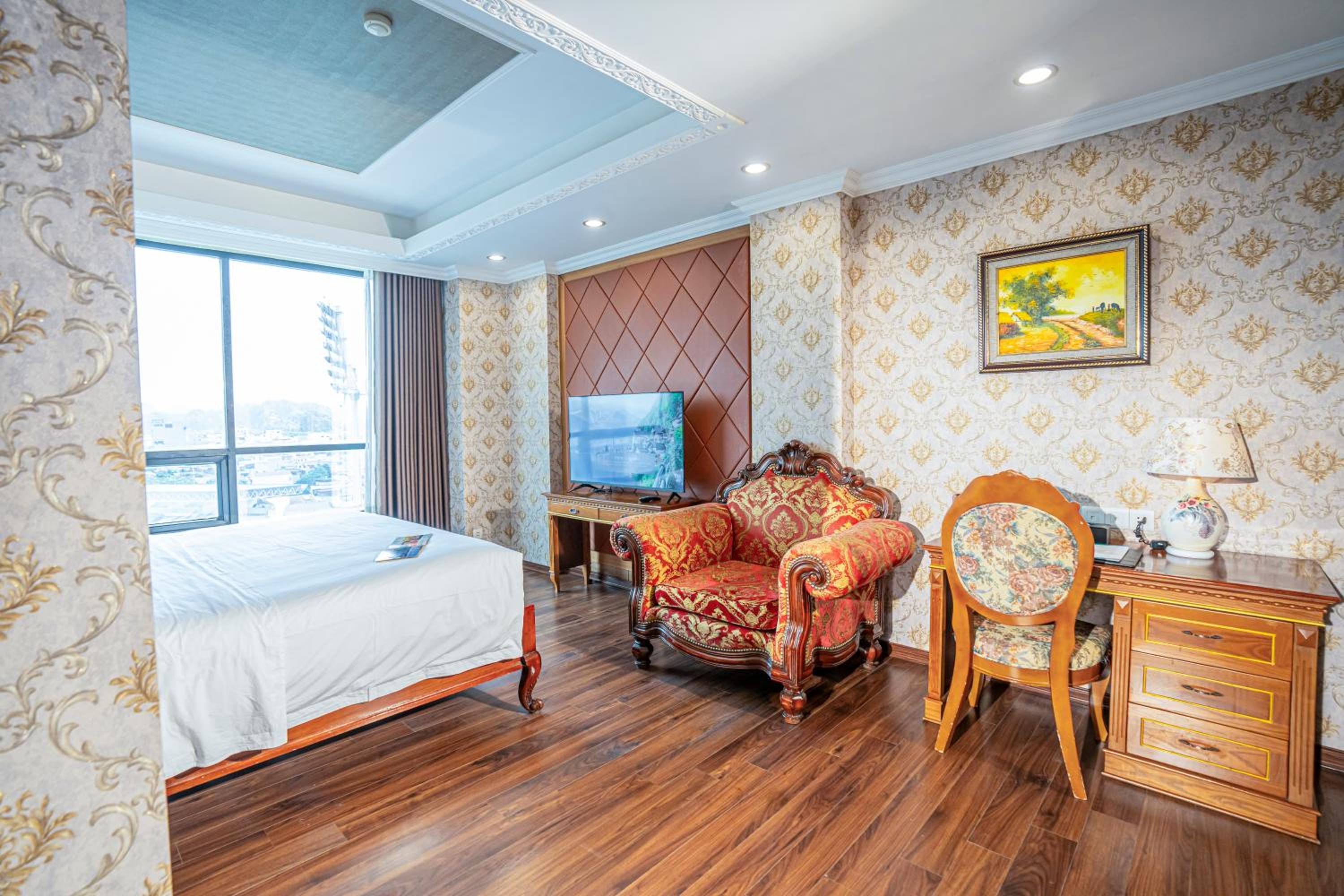 Suite - Photo 2