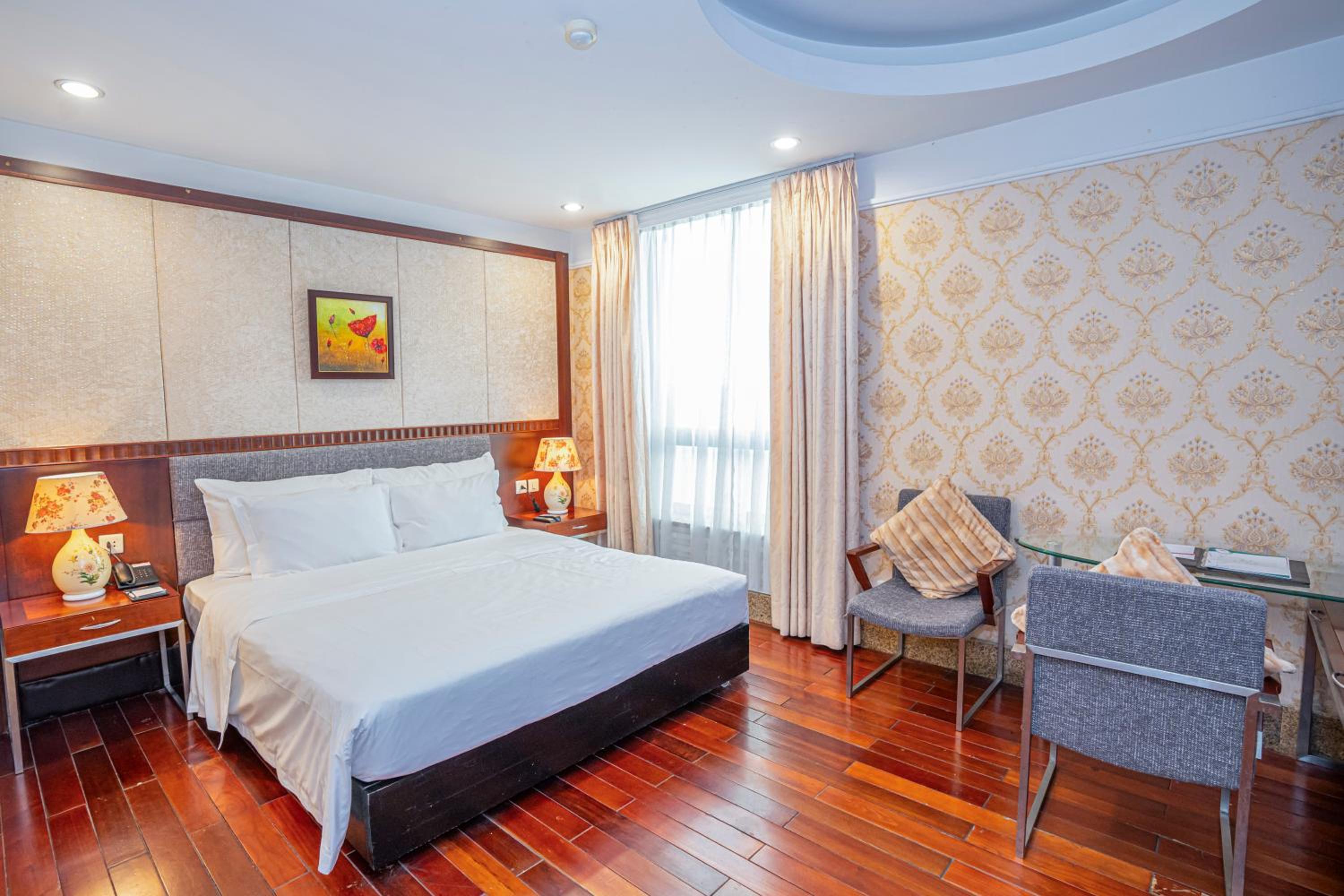 Superior King Room - Photo 6
