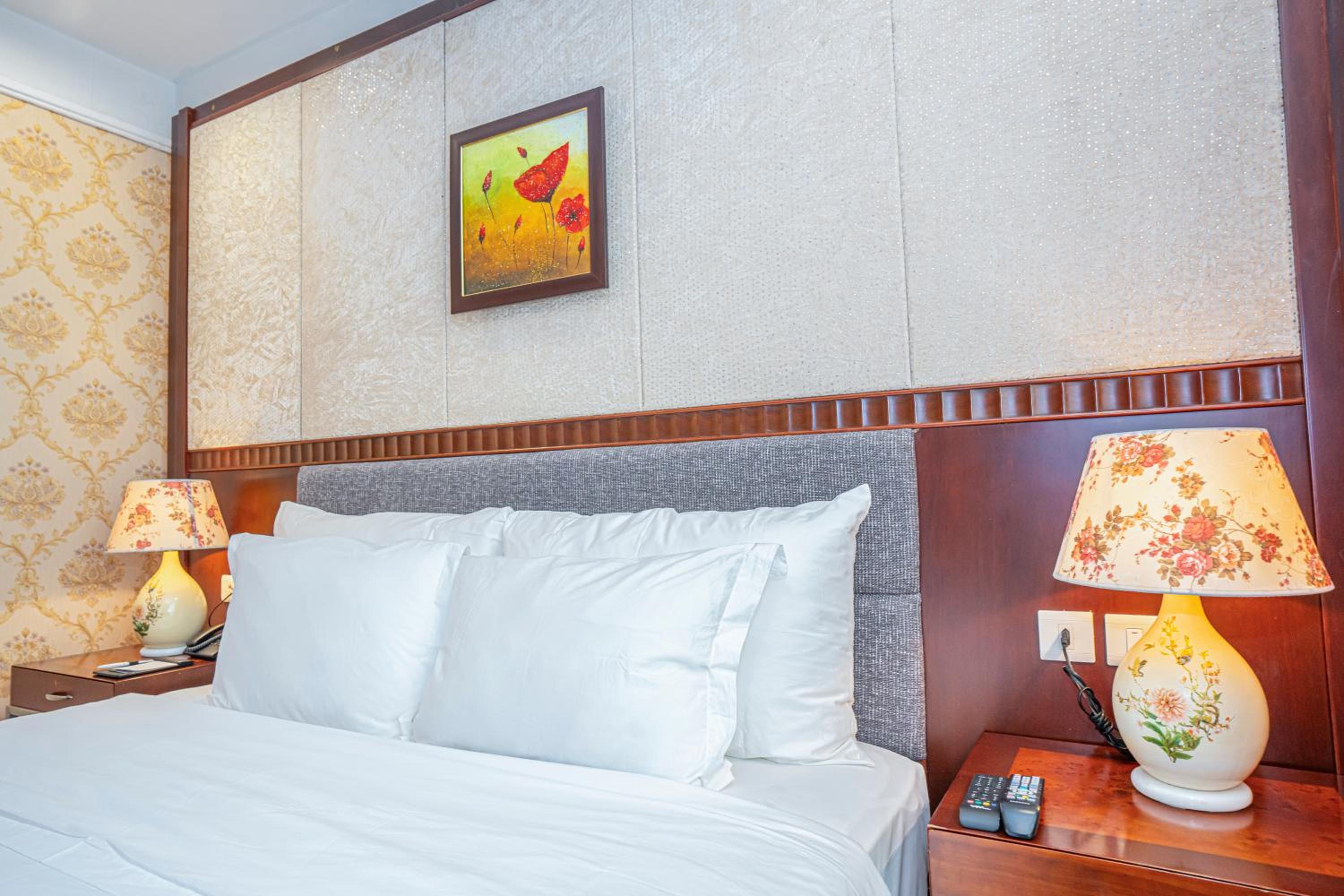 Superior King Room - Photo 9
