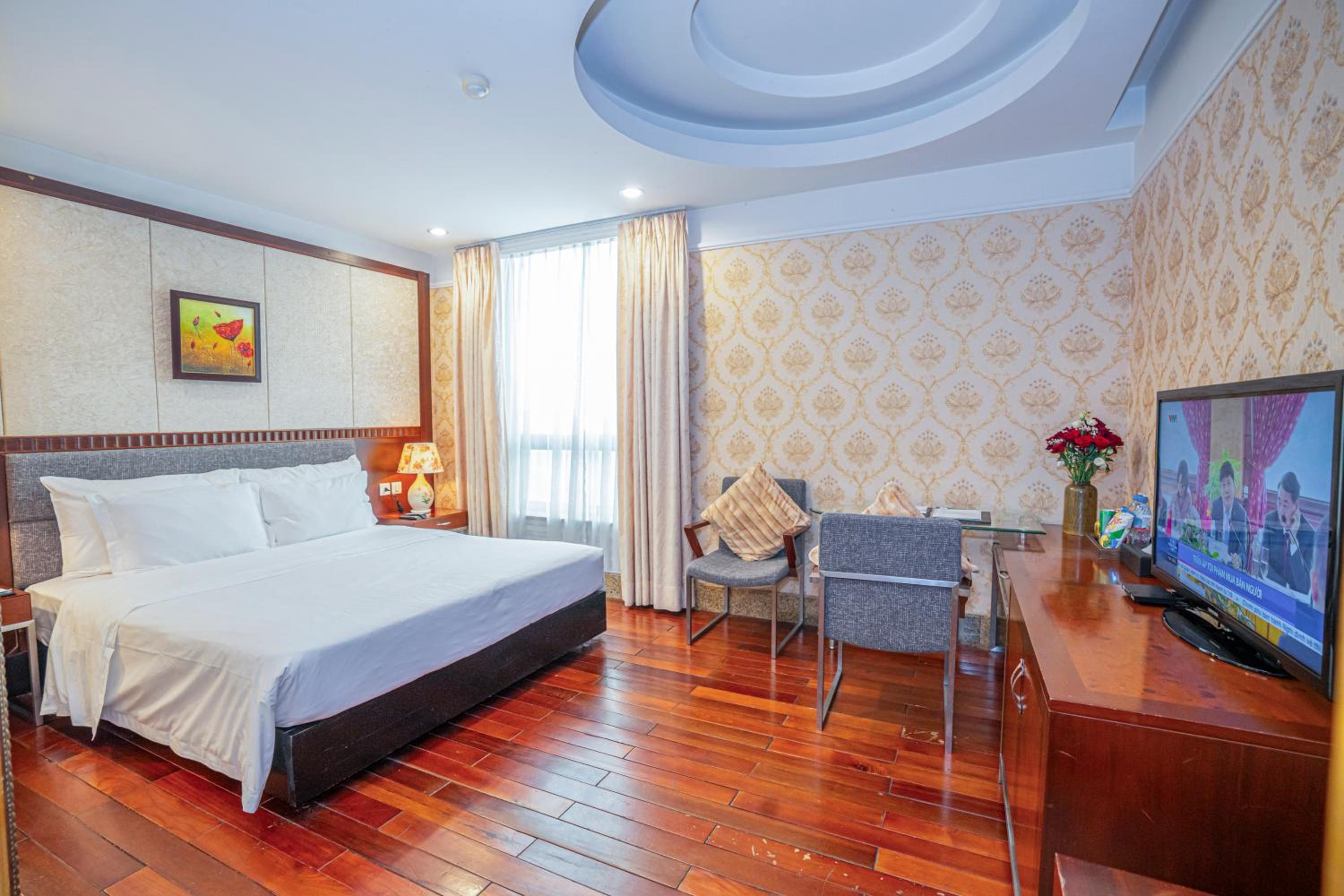 Superior King Room - Photo 5