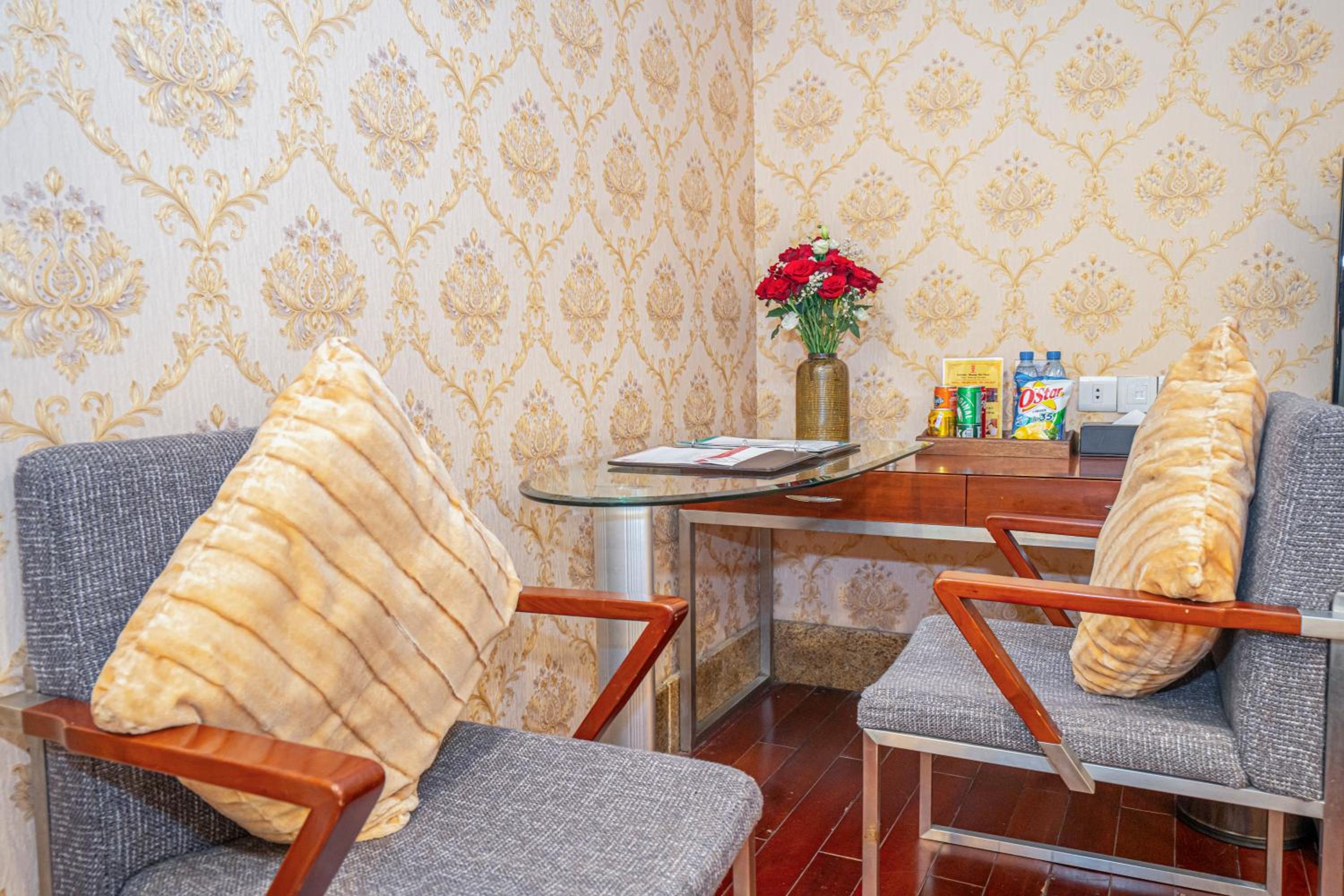 Superior King Room - Photo 3
