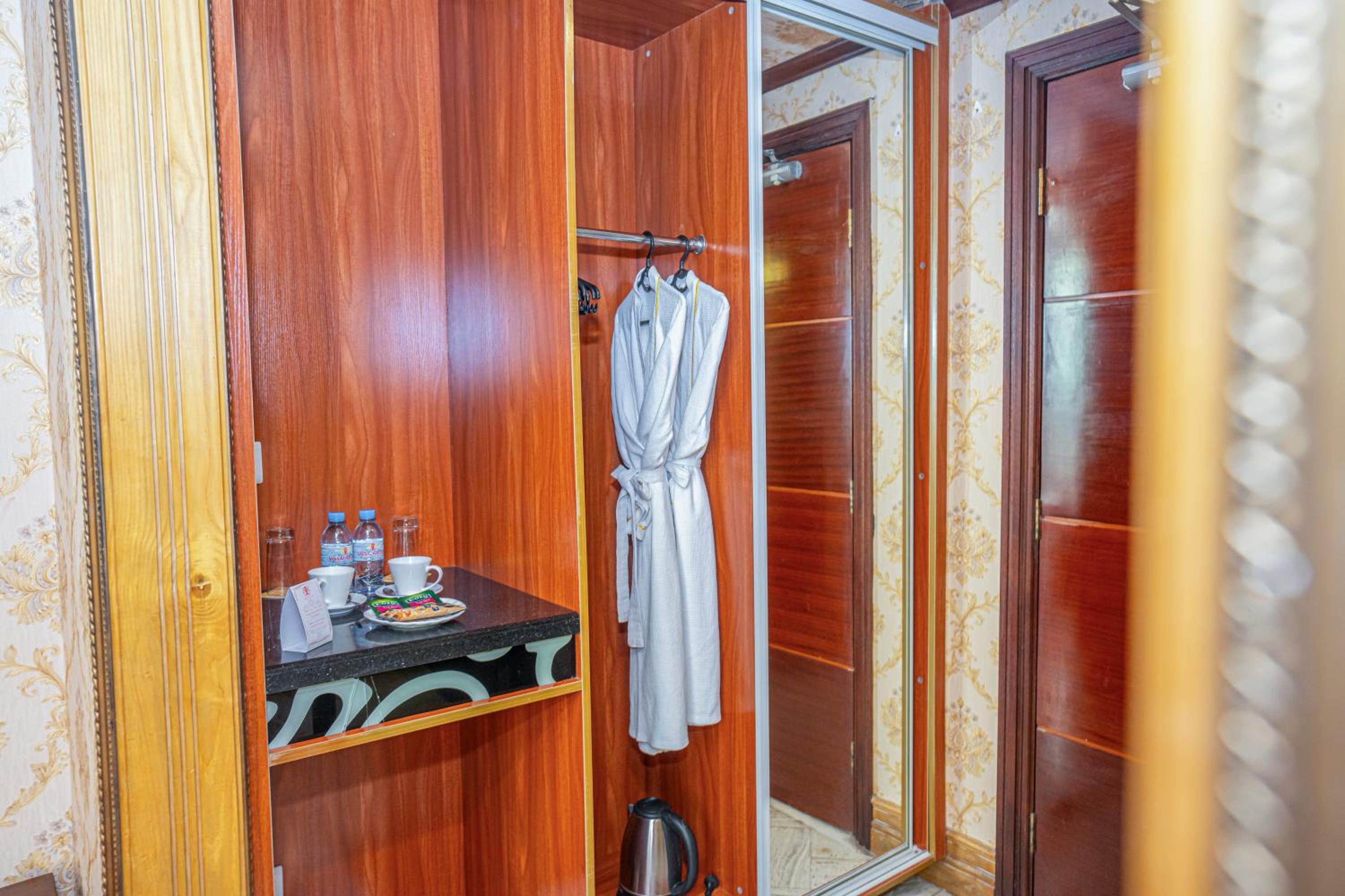Superior King Room - Photo 2