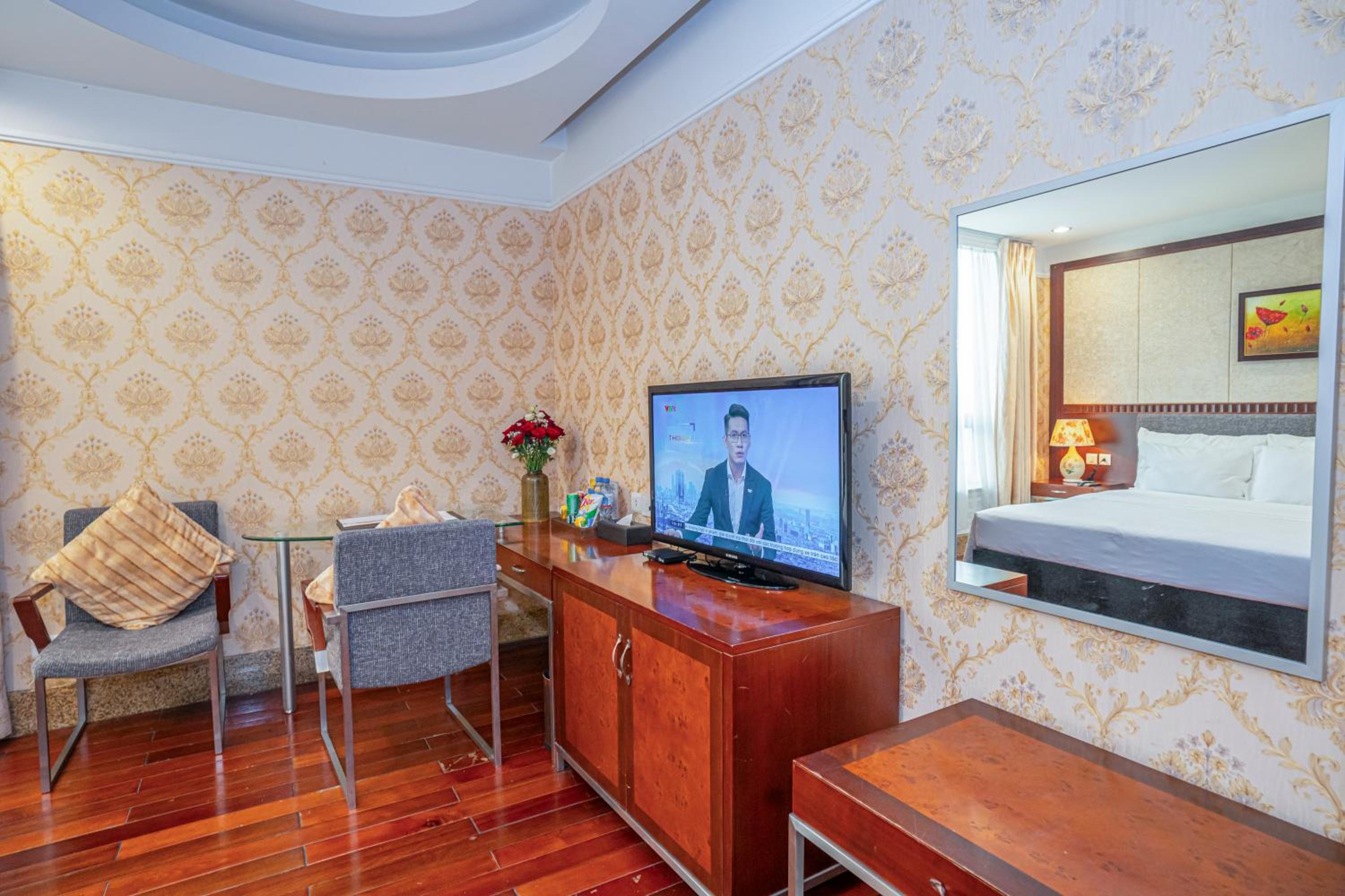 Superior King Room - Photo 7