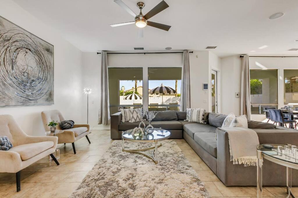 Seven-Bedroom House photo 1