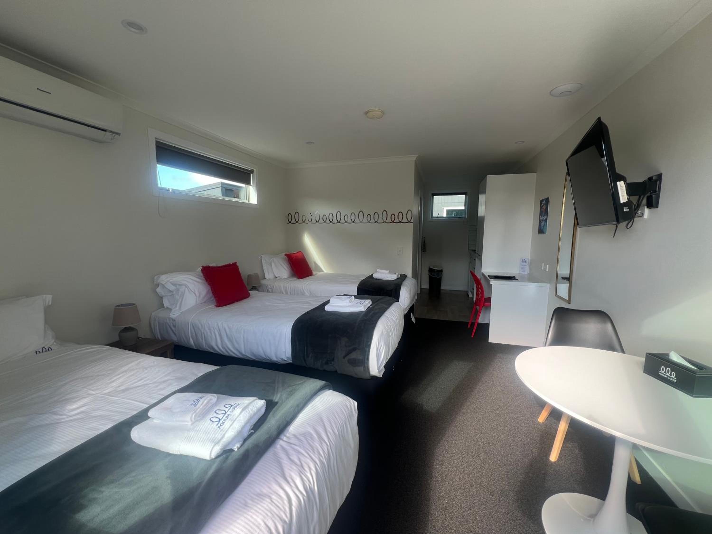Standard Triple Room photo 2