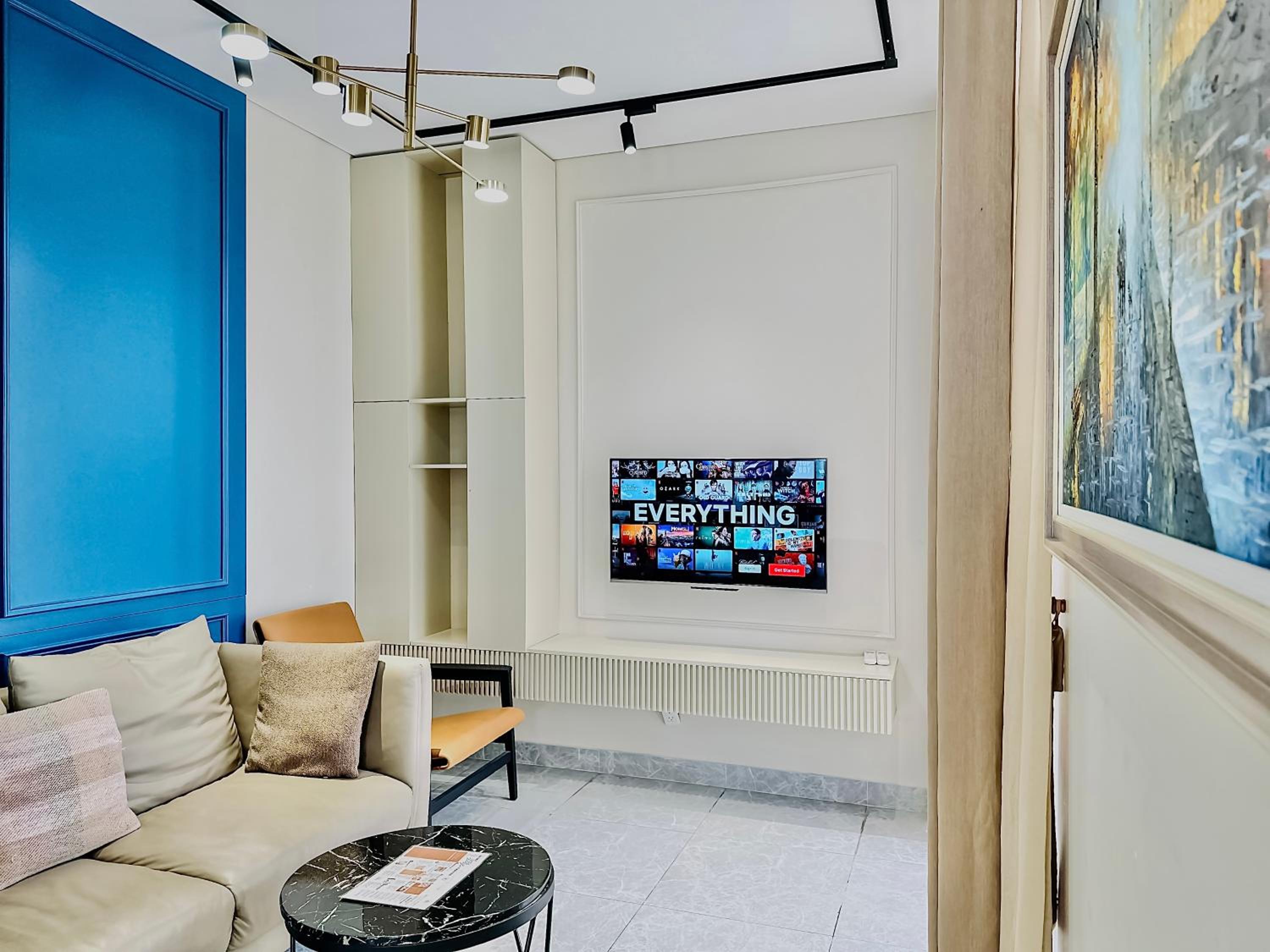 One-Bedroom Apartment with Balcony photo 3
