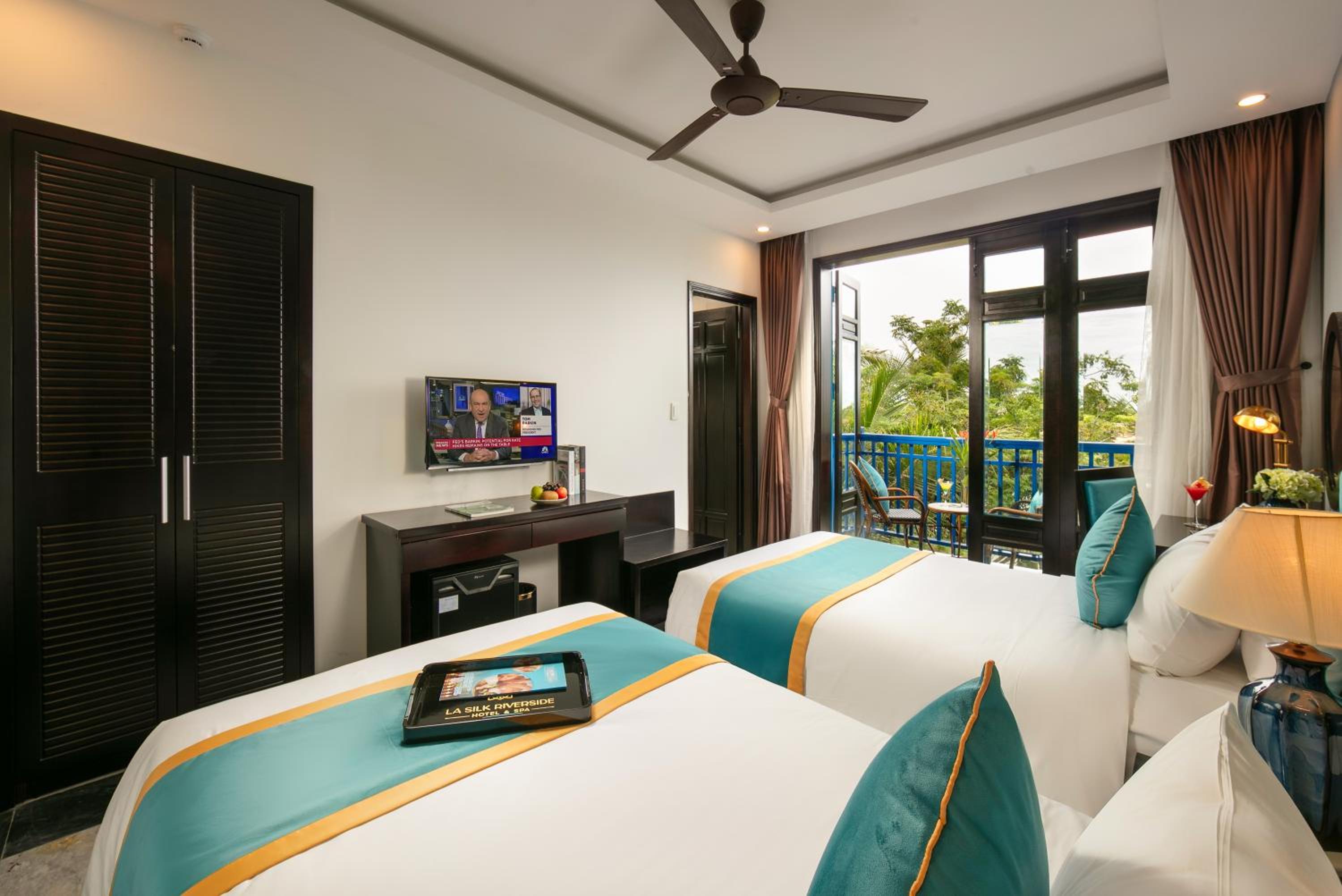 Trendy Double/Twin Partial River View & Balcony