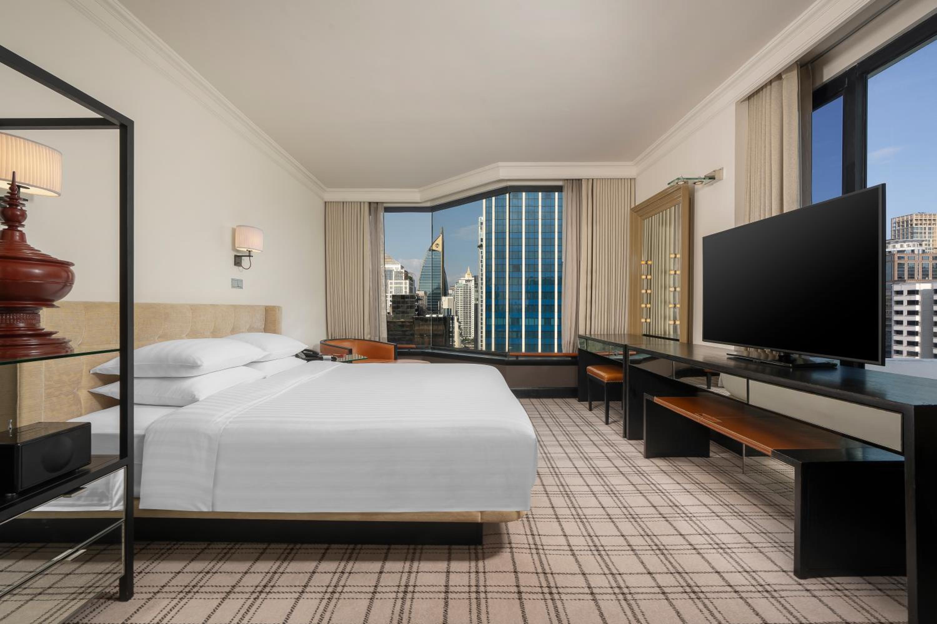 Grand Executive King Suite - Club Access