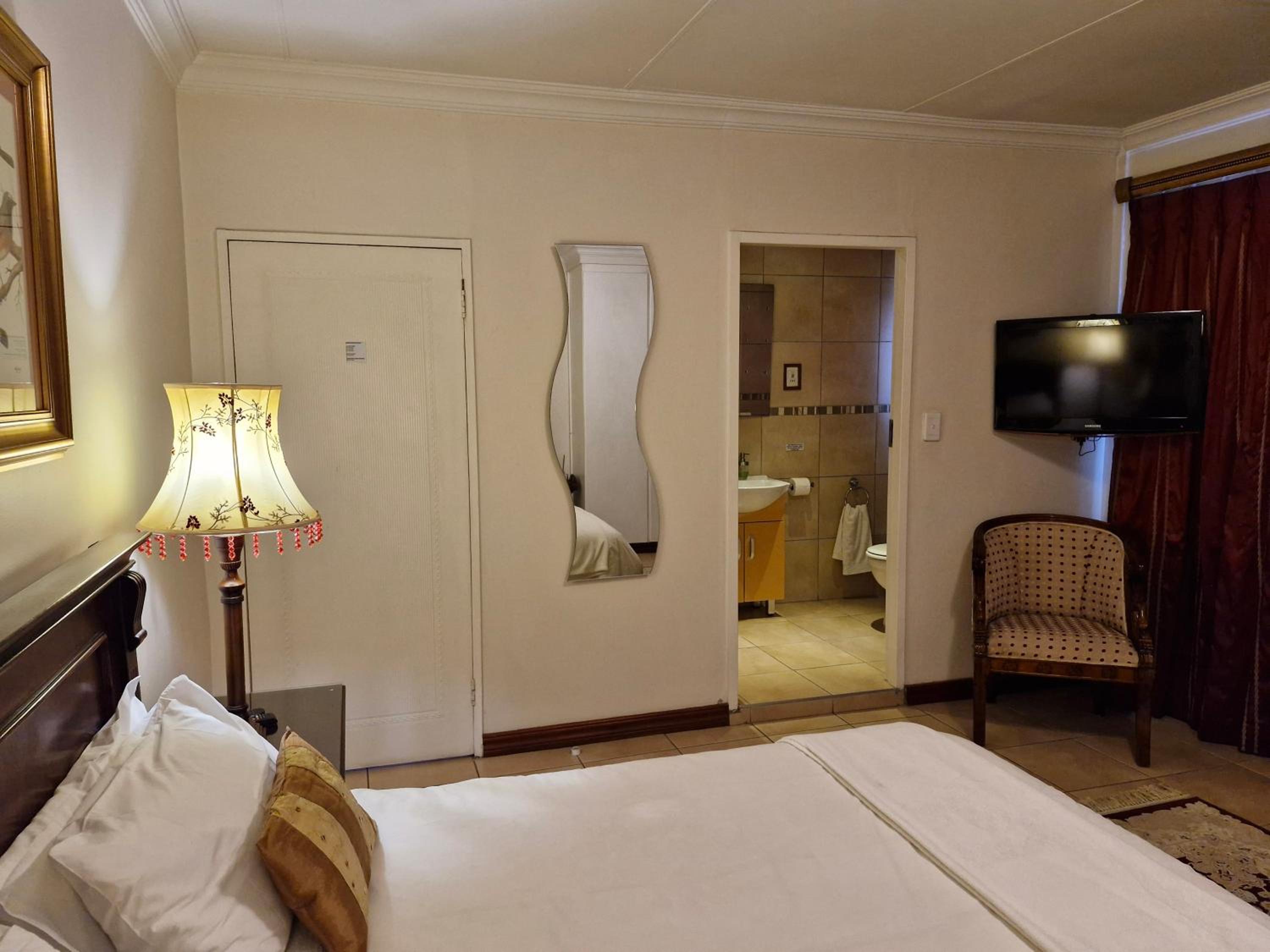 Classic Queen Room - Photo 3